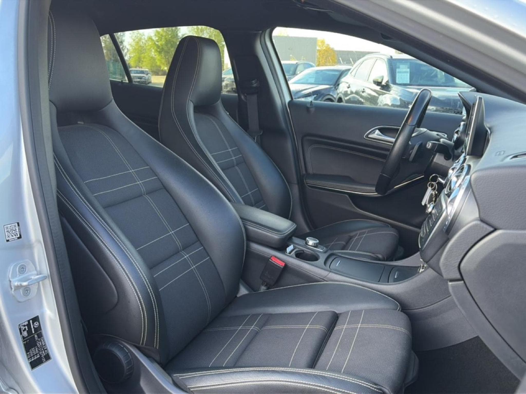 Mercedes GLA 180 D SENSATION 7G-DCT (2016) - Photo 17