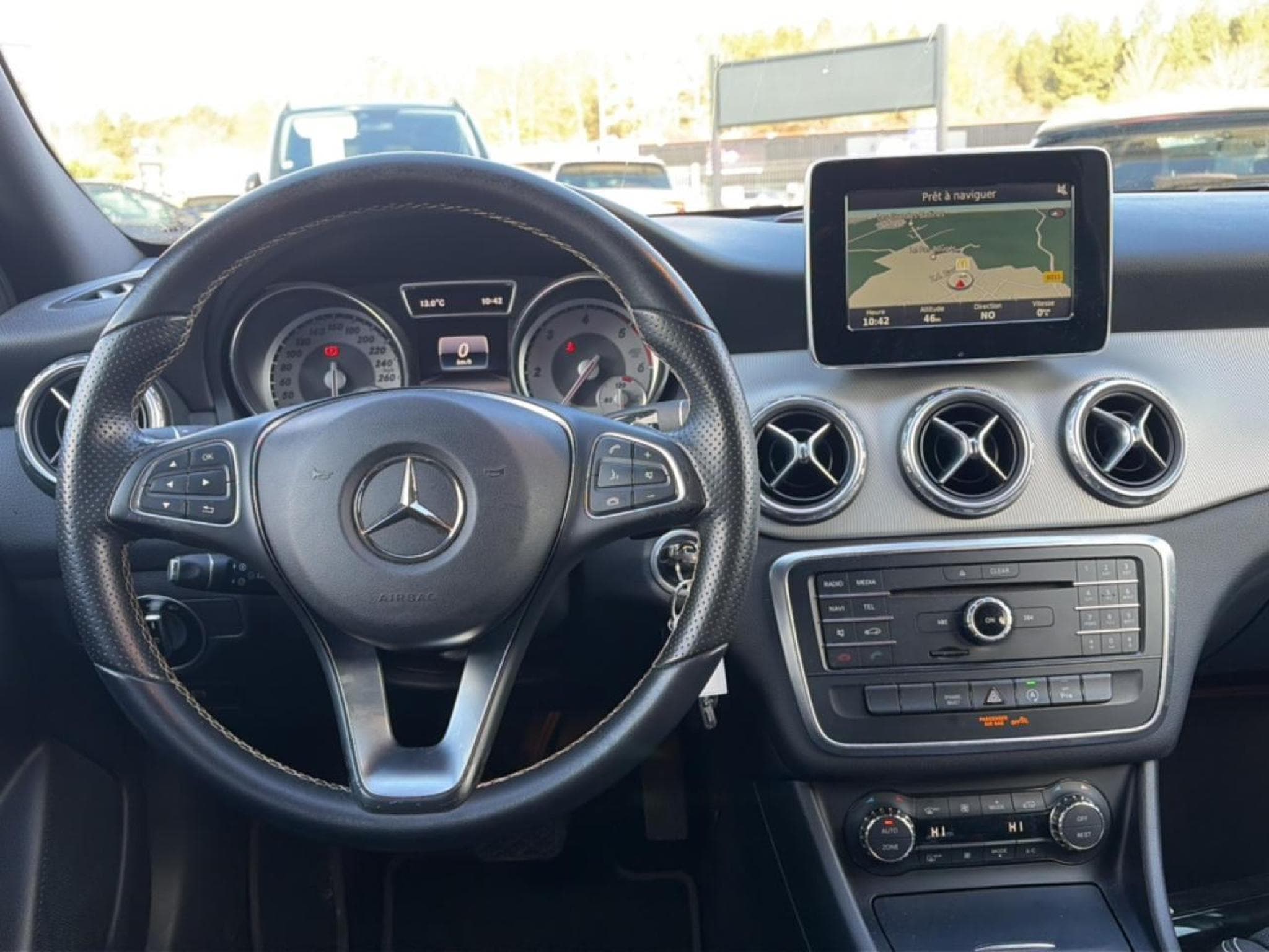 Mercedes GLA 180 D SENSATION 7G-DCT (2016) - Photo 18