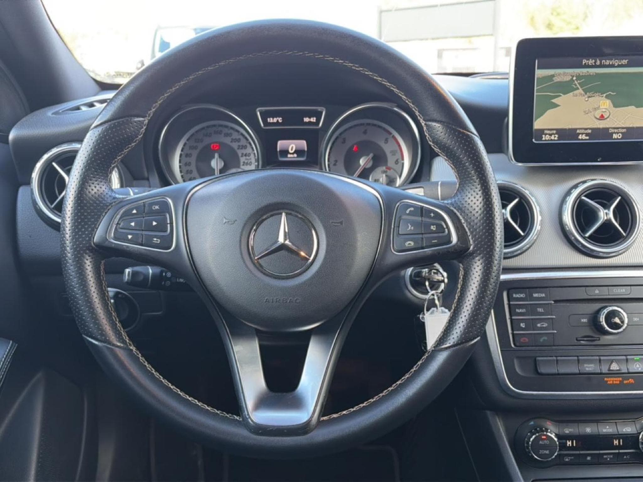 Mercedes GLA 180 D SENSATION 7G-DCT (2016) - Photo 19