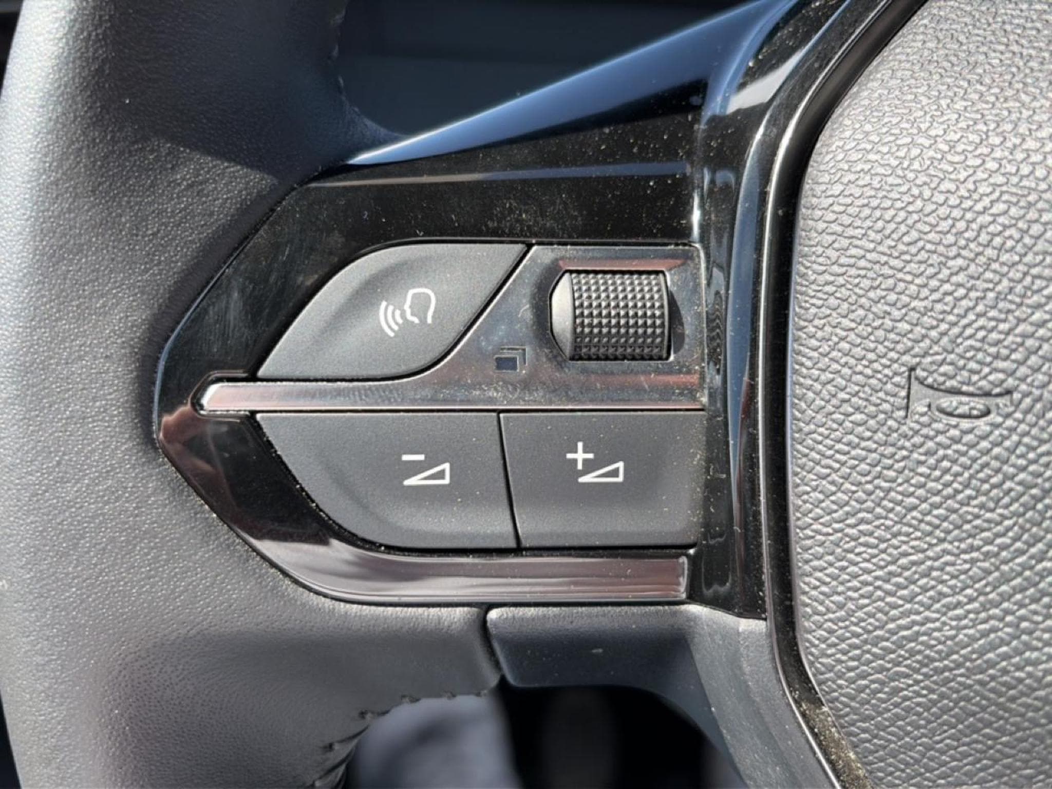 Peugeot 2008 1.2 100 STYLE (2025) - Foto 15