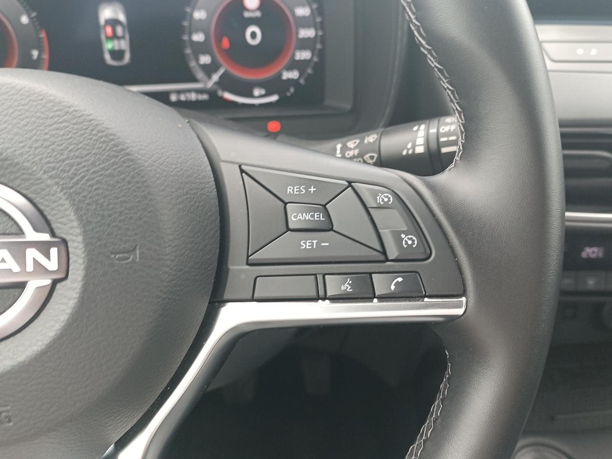 Nissan JUKE 1.0 DIG-T 114 N-CONNECTA (2025) - Foto 14