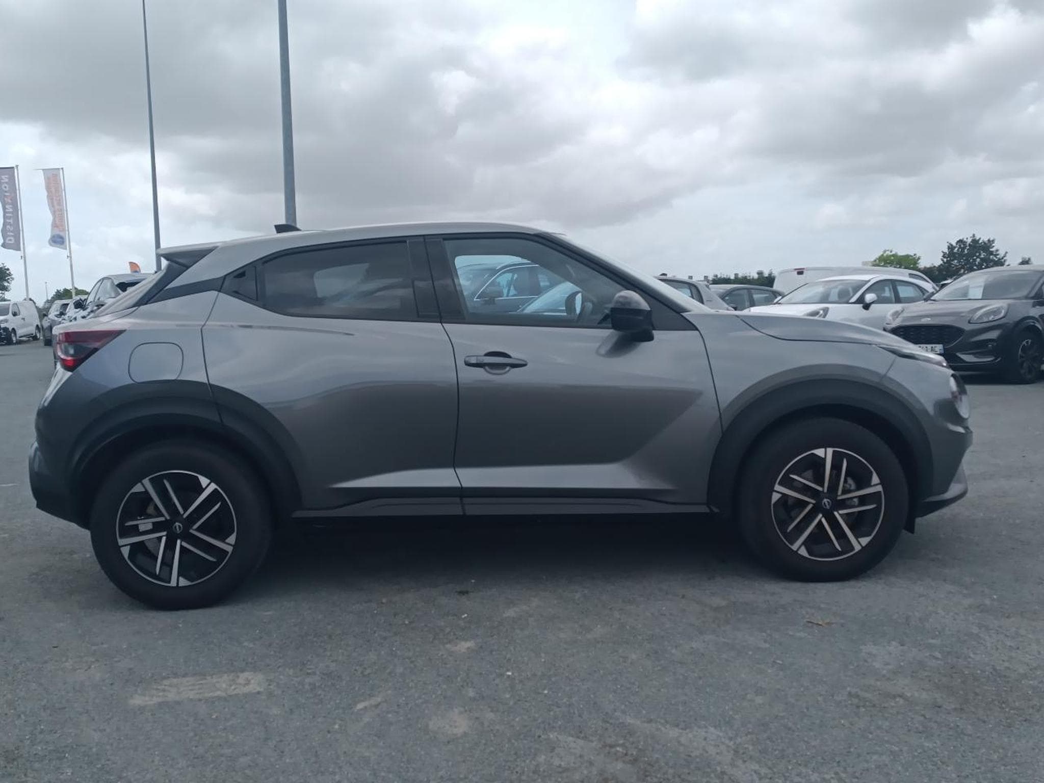 Nissan JUKE 1.0 DIG-T 114 N-CONNECTA (2025) - Foto 4
