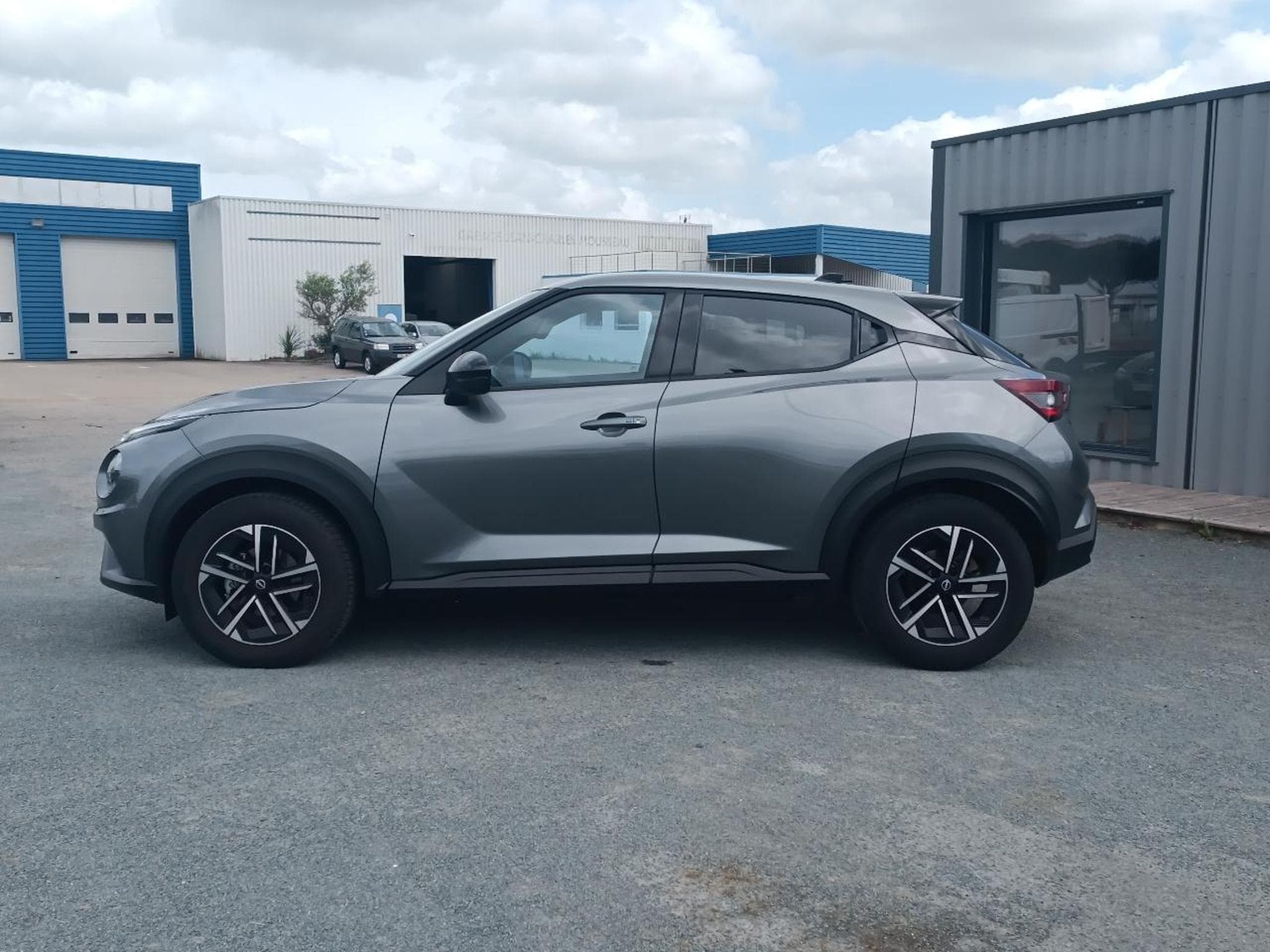 Nissan JUKE 1.0 DIG-T 114 N-CONNECTA (2025) - Foto 8