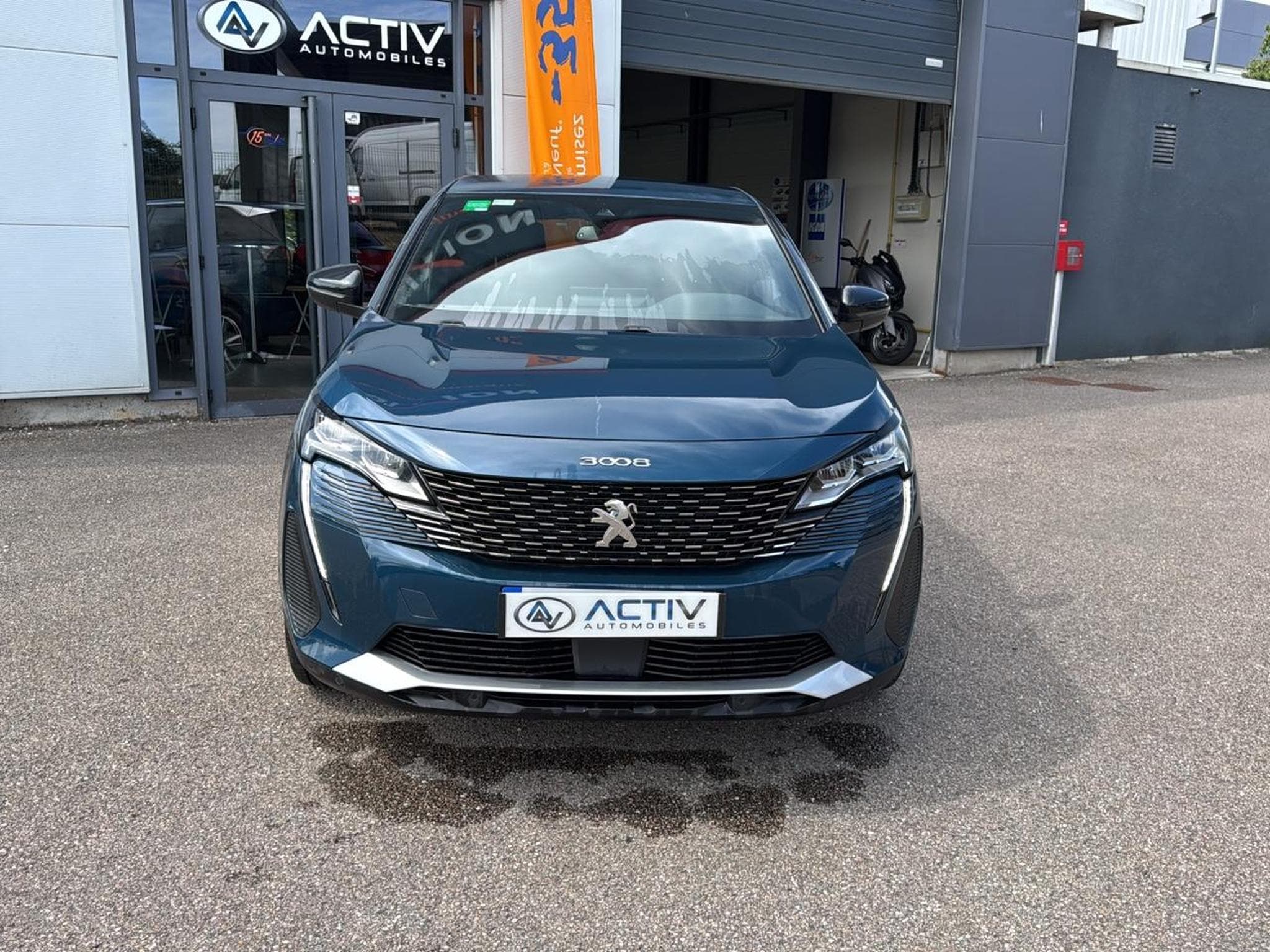 Peugeot 3008 PLUG-IN HYBRID 180 ALLURE PACK E-EAT8 (2024) - Foto 2