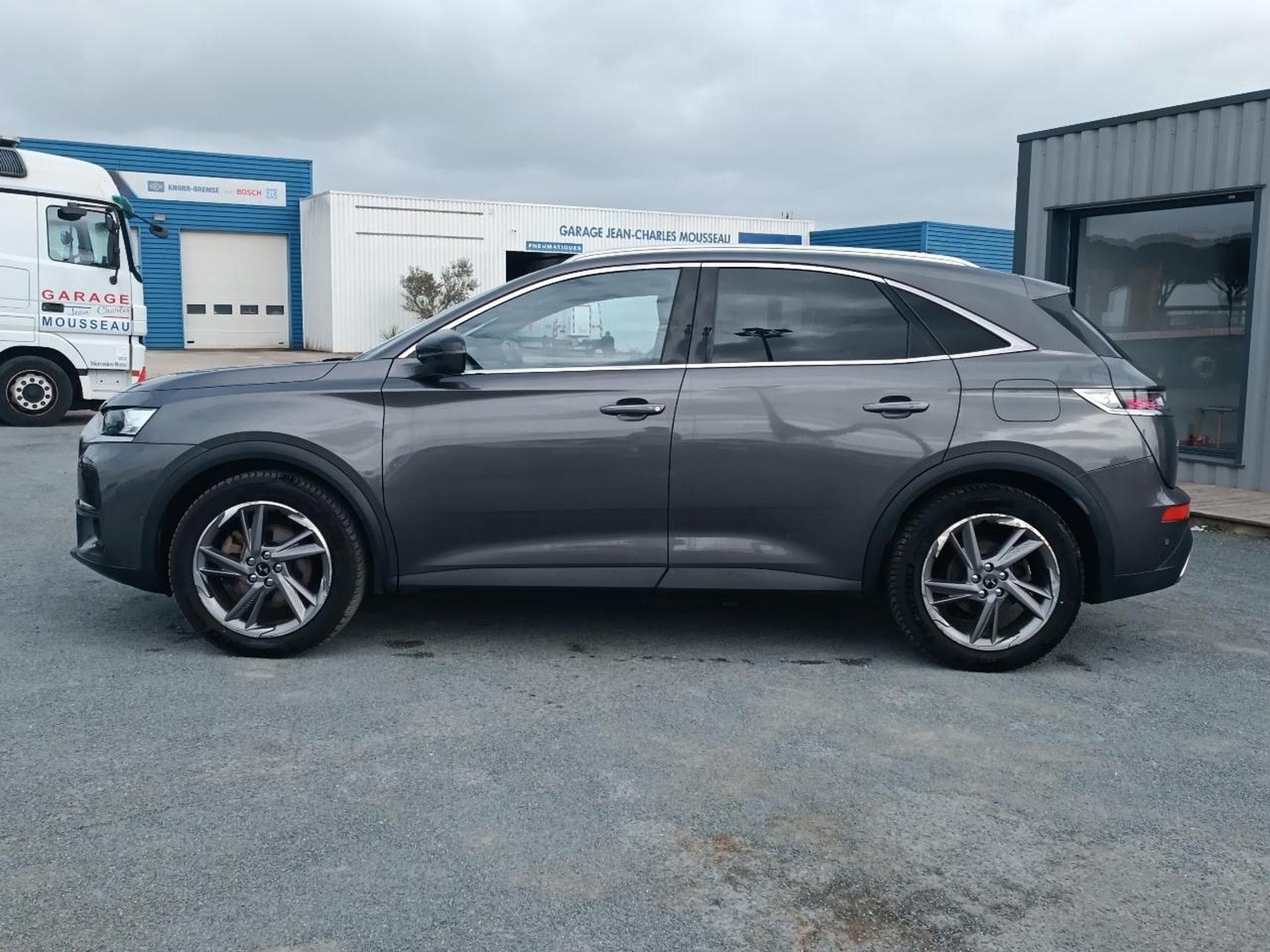 DS Automobiles DS 7 CROSSBACK E-TENSE 4X4 300 RIVOLI (2022) - Photo 8