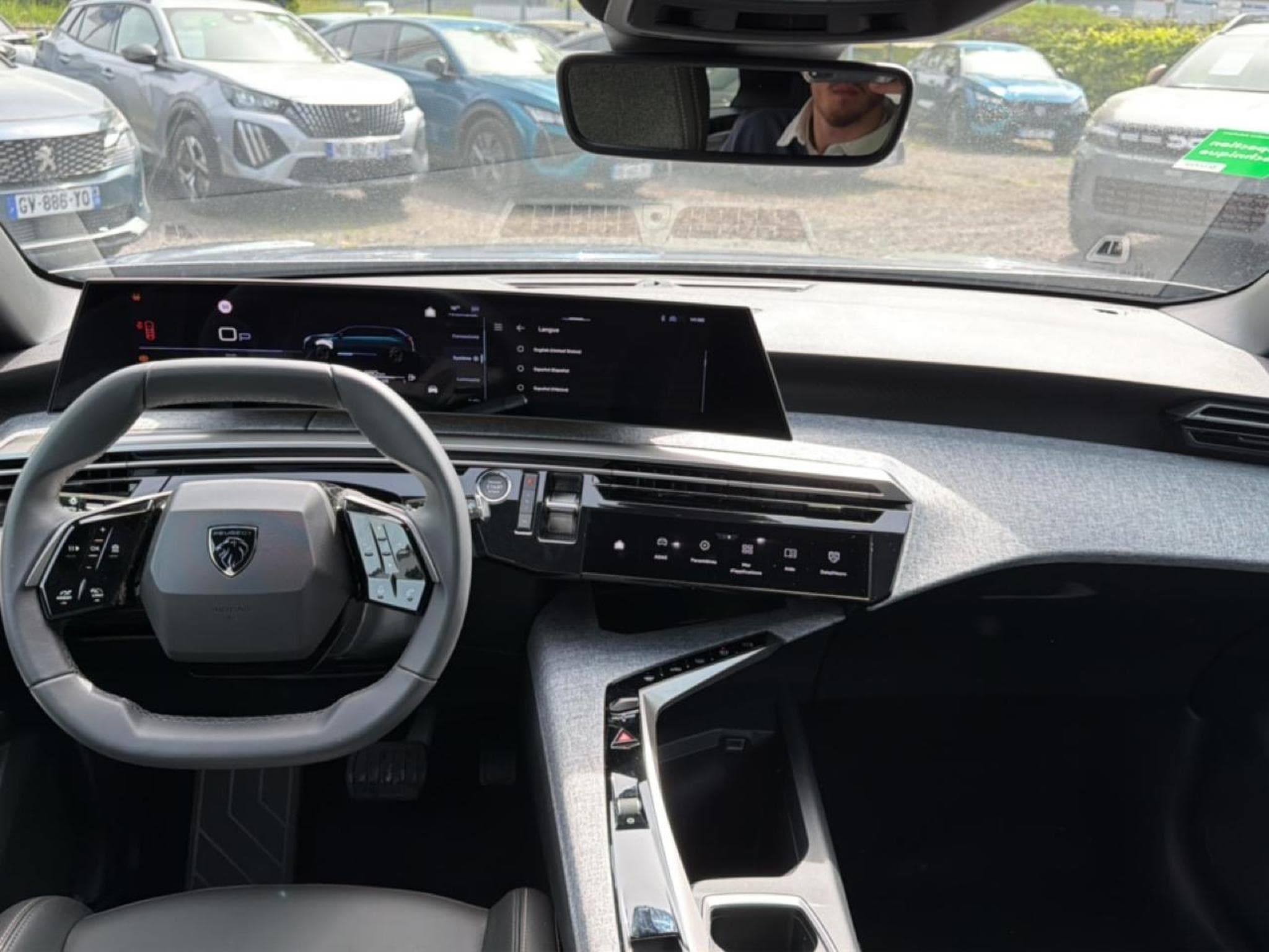 Peugeot 5008 HYBRID 145 ALLURE E-DCS6 (2025) - Foto 10