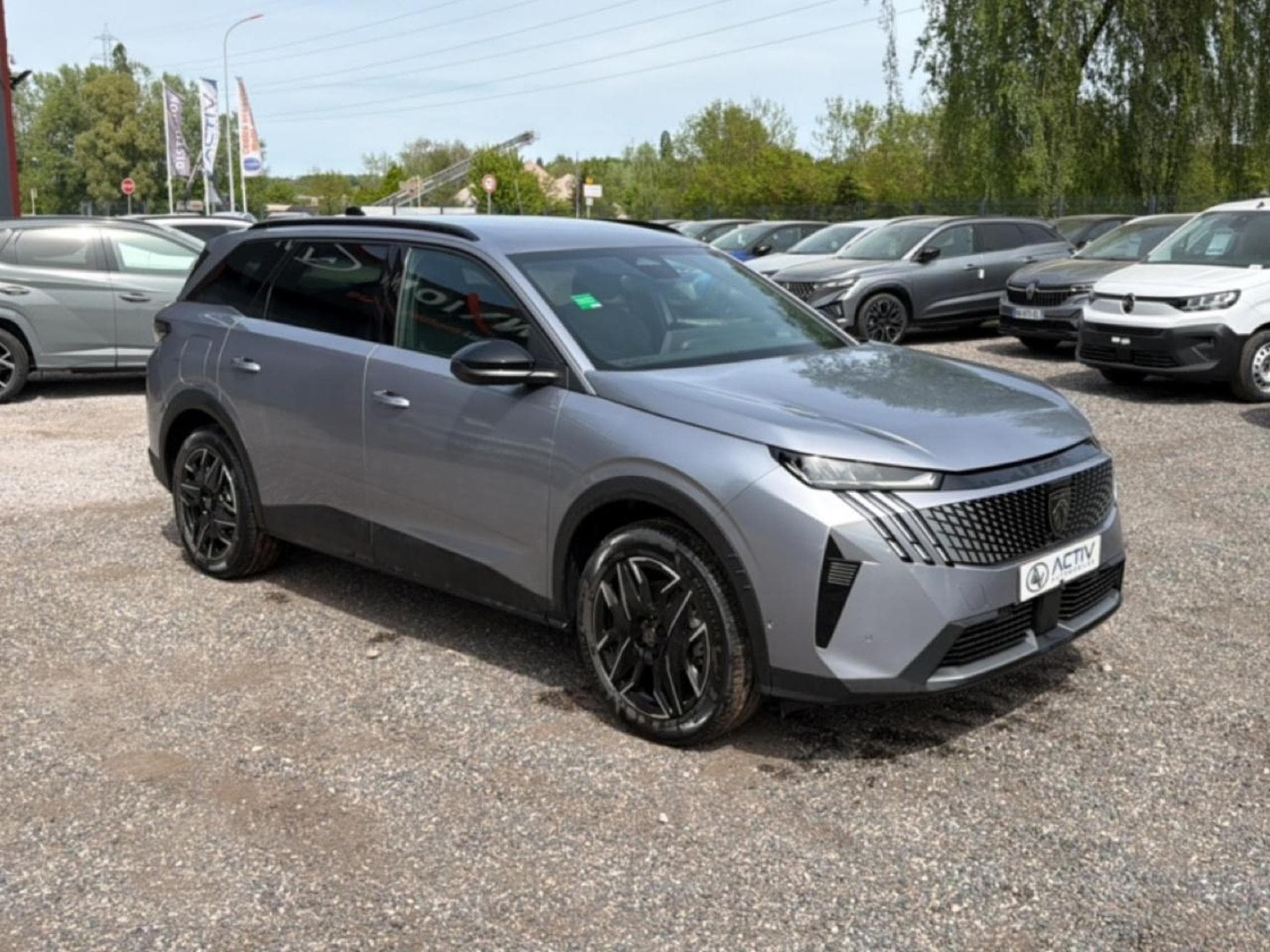 Peugeot 5008 HYBRID 145 ALLURE E-DCS6 (2025) - Foto 3