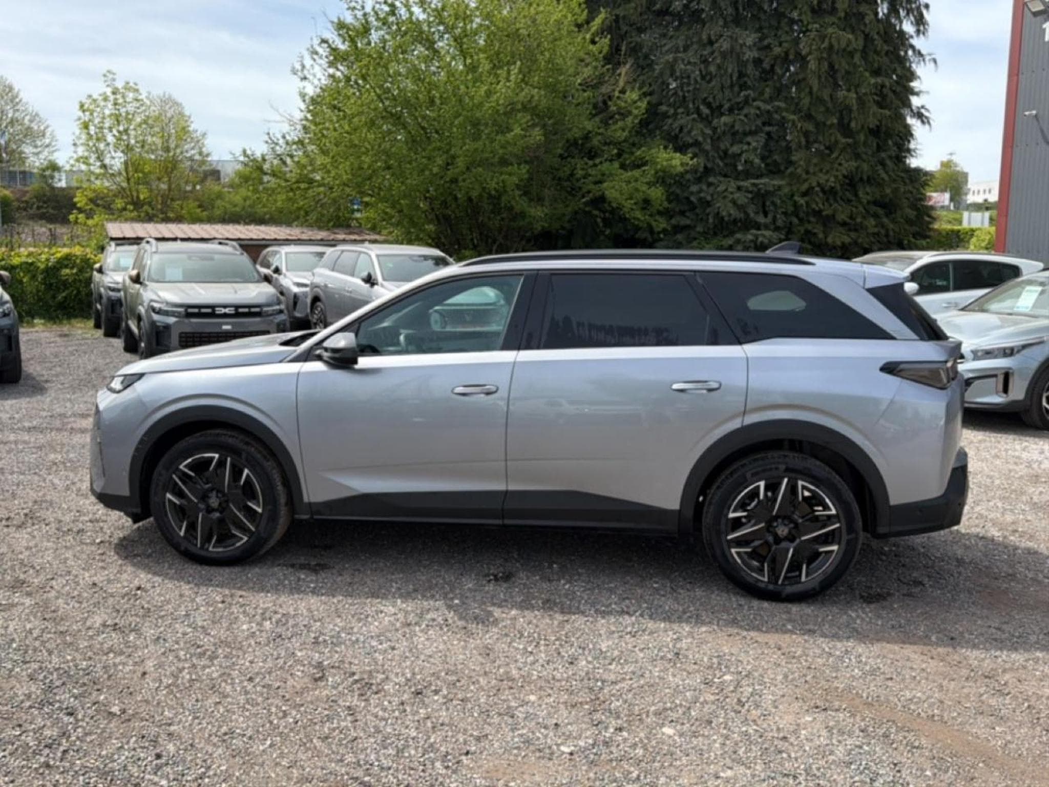 Peugeot 5008 HYBRID 145 ALLURE E-DCS6 (2025) - Foto 8