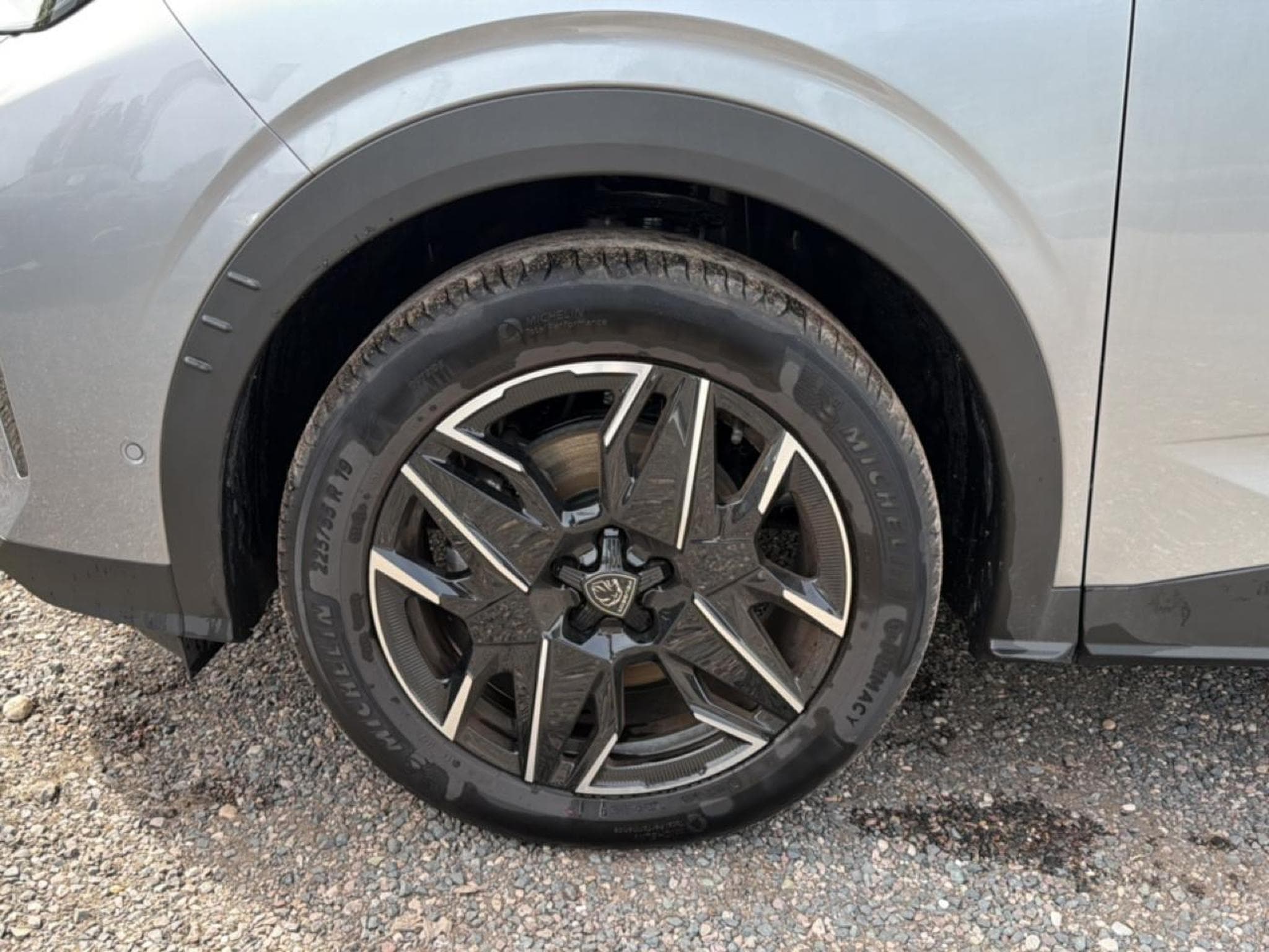 Peugeot 5008 HYBRID 145 ALLURE E-DCS6 (2025) - Foto 9