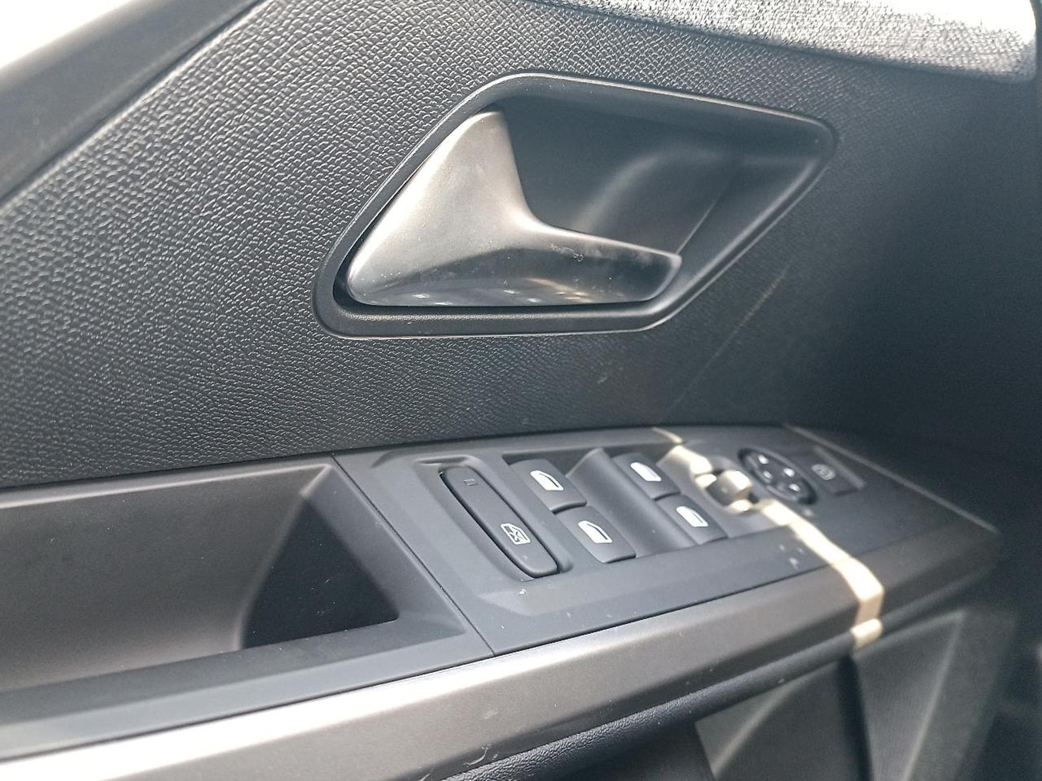 Peugeot 3008 1.2 HYBRID 145 ALLURE E-DCS6 (2025) - Foto 11