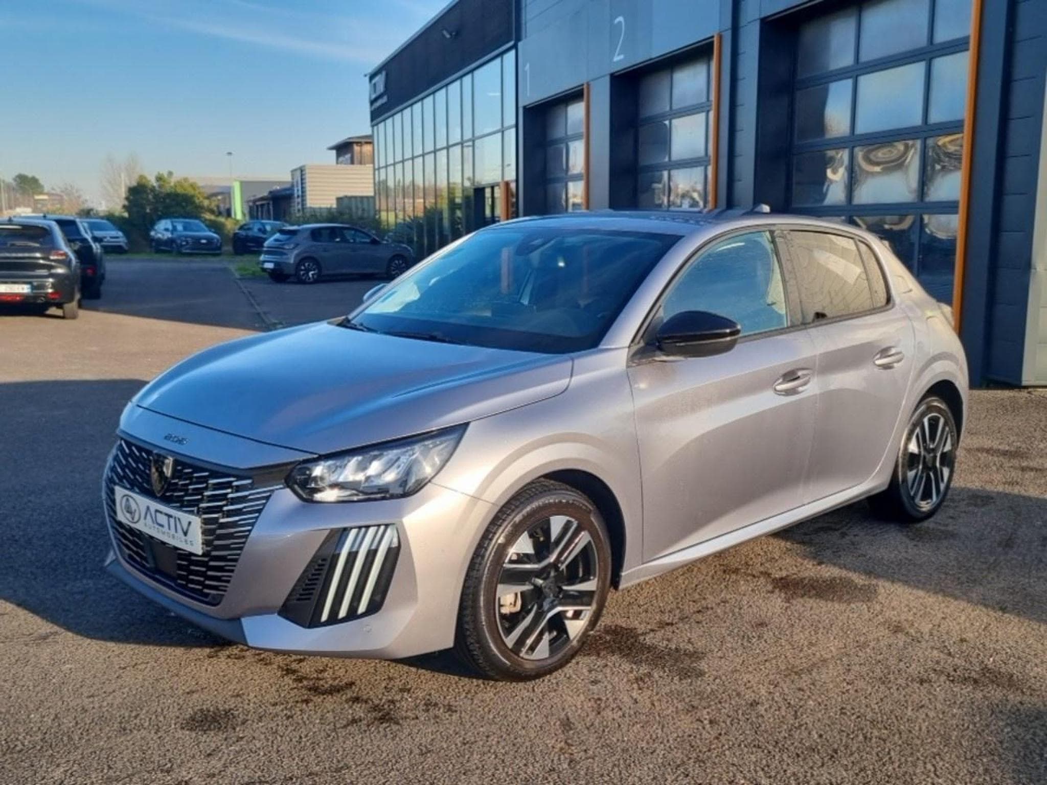 Peugeot 208 1.2 100 ALLURE (2025) - Photo 1