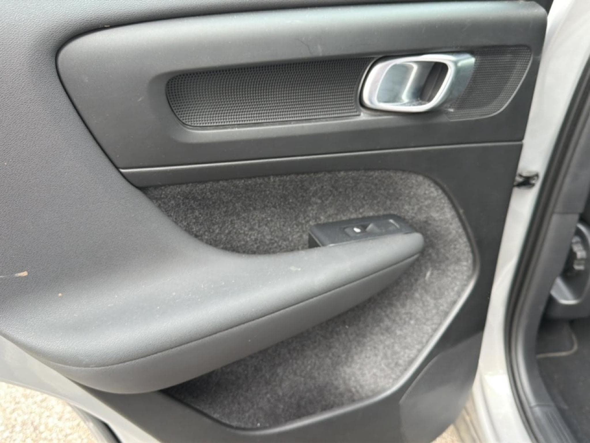 Volvo XC40 T4 RECHARGE 211 START DCT 7 (2023) - Photo 13