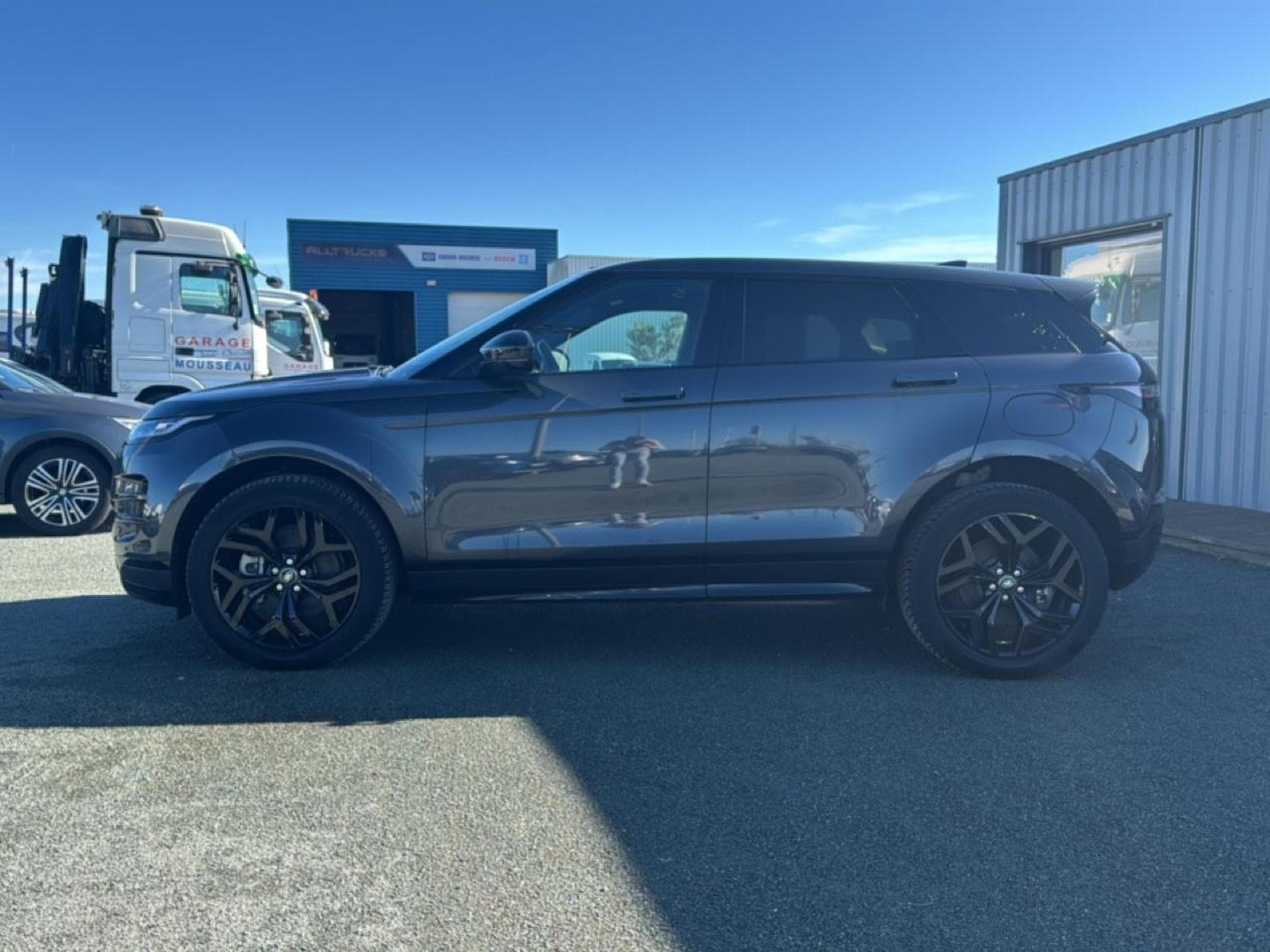 Land-Rover RANGE ROVER EVOQUE 1.5 P300E 309 R-DYNAMIC SE AWD BVA (2021) - Photo 8