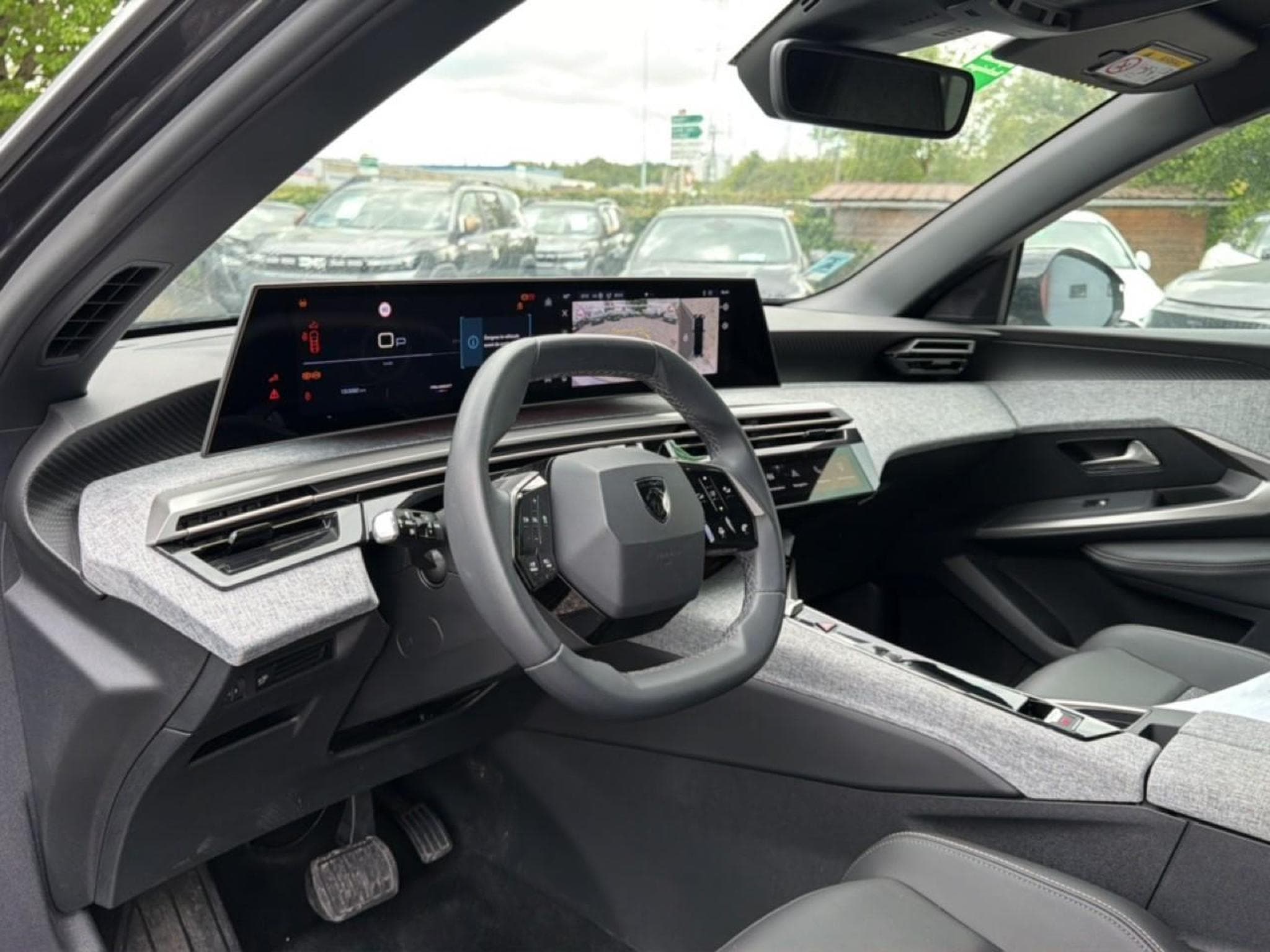 Peugeot 3008 1.2 HYBRID 145 ALLURE E-DCS6 (2025) - Photo 11