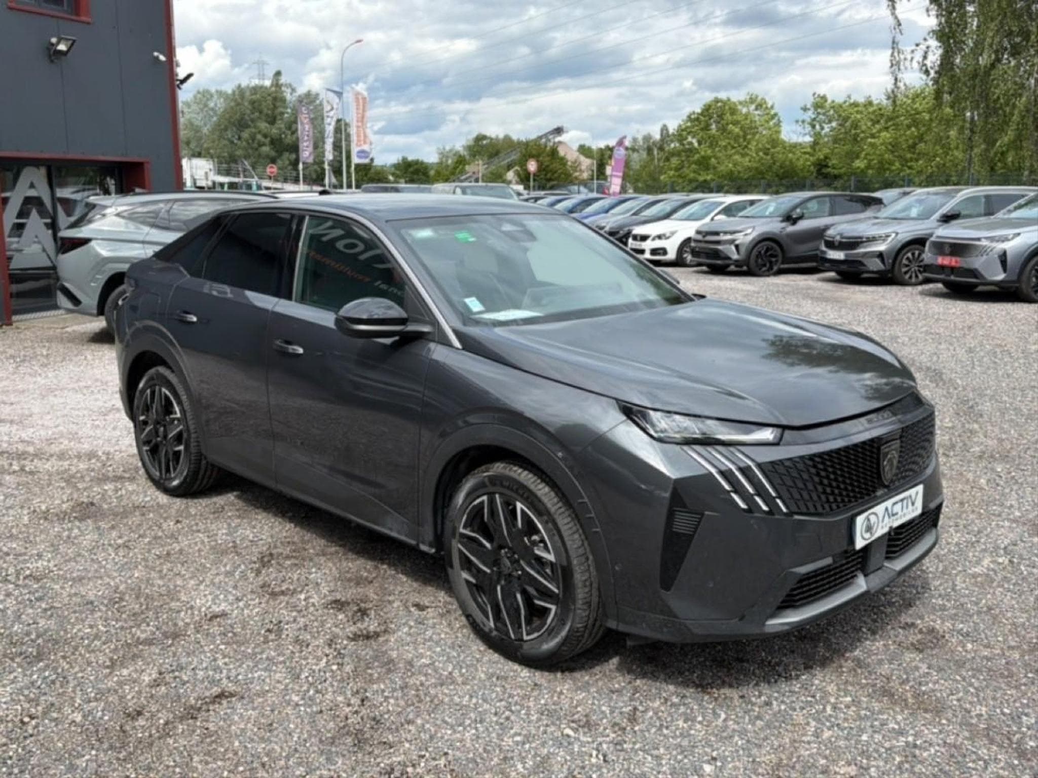 Peugeot 3008 1.2 HYBRID 145 ALLURE E-DCS6 (2025) - Photo 3