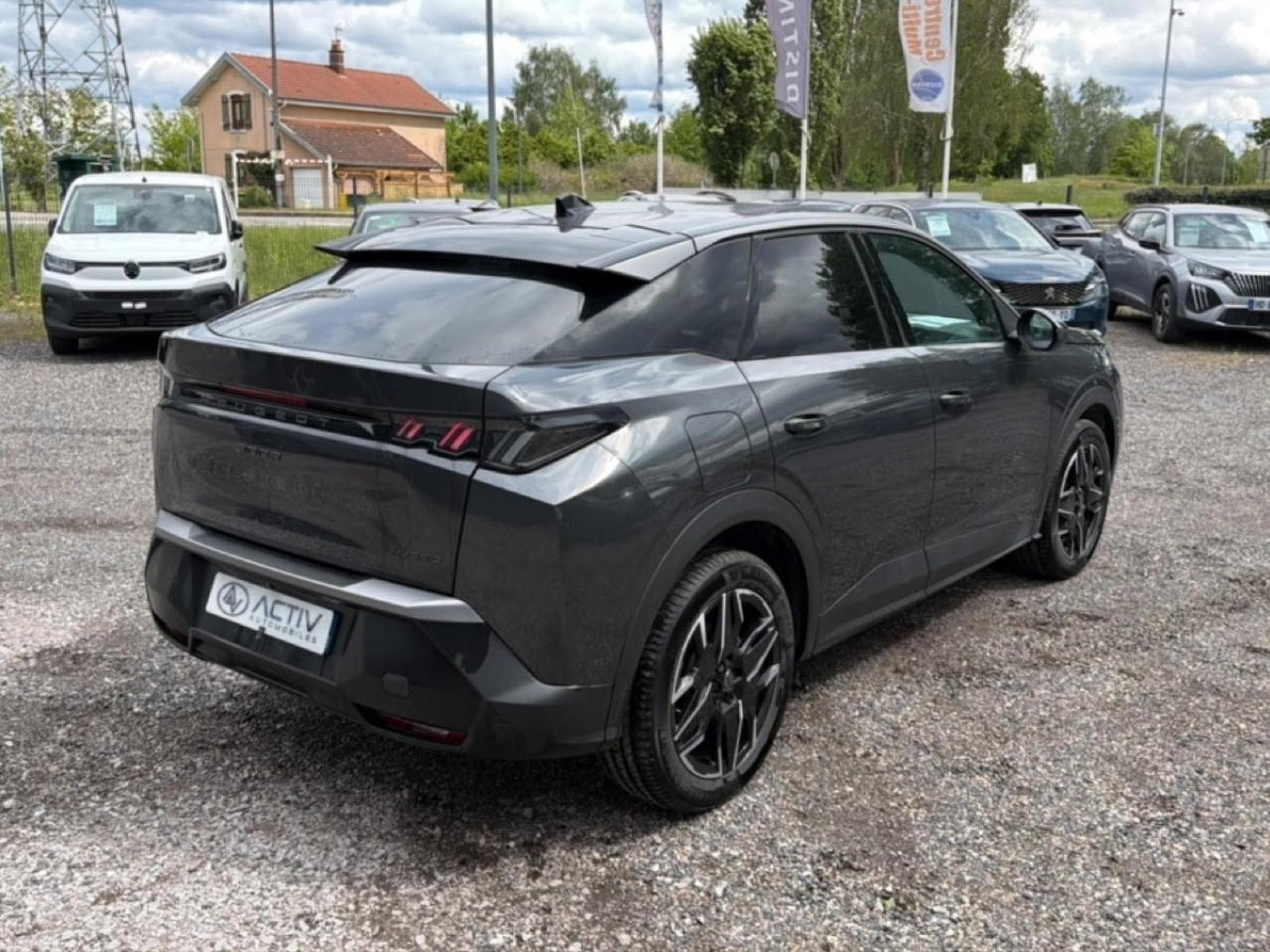 Peugeot 3008 1.2 HYBRID 145 ALLURE E-DCS6 (2025) - Photo 5