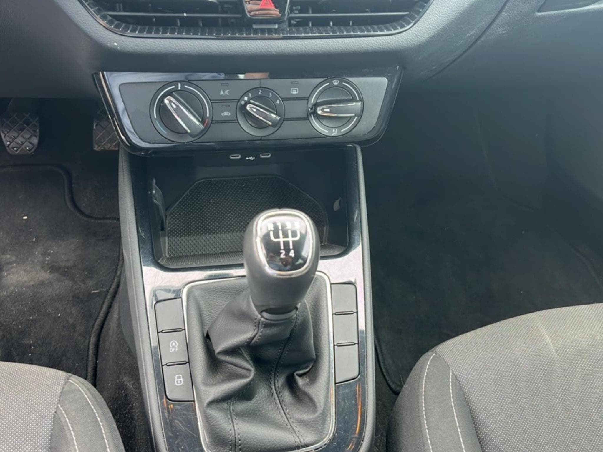 Skoda FABIA 1.0 TSI EVO2 95 SELECTION (2025) - Foto 15