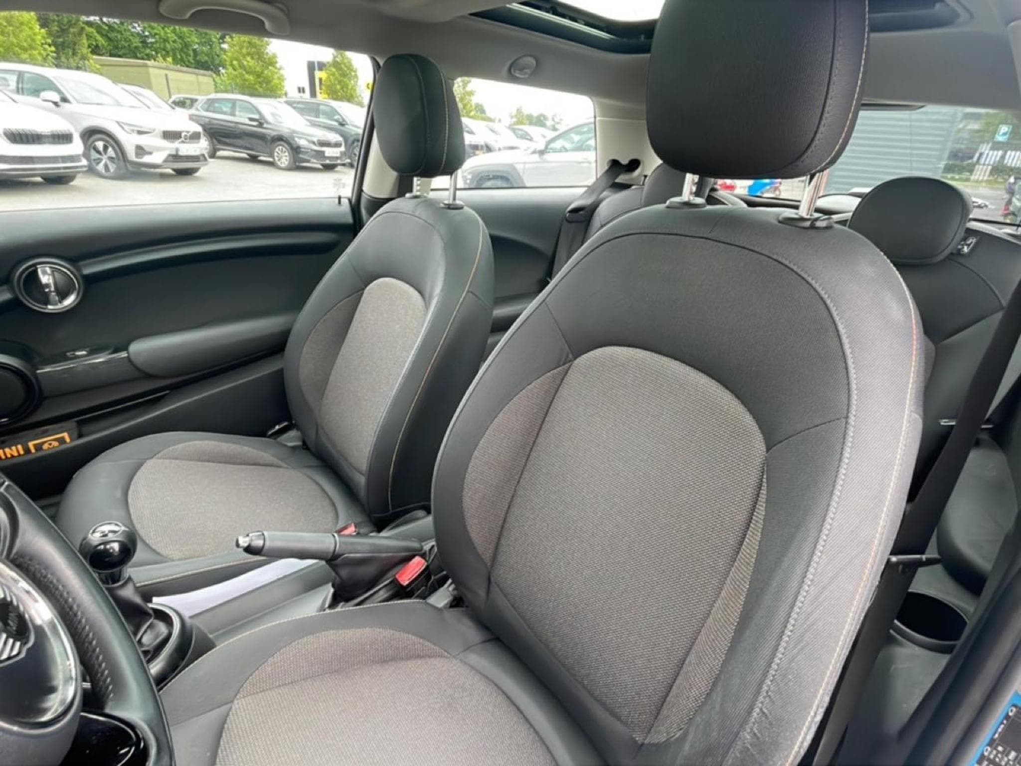 Mini MINI COOPER 136 (2015) - Photo 12