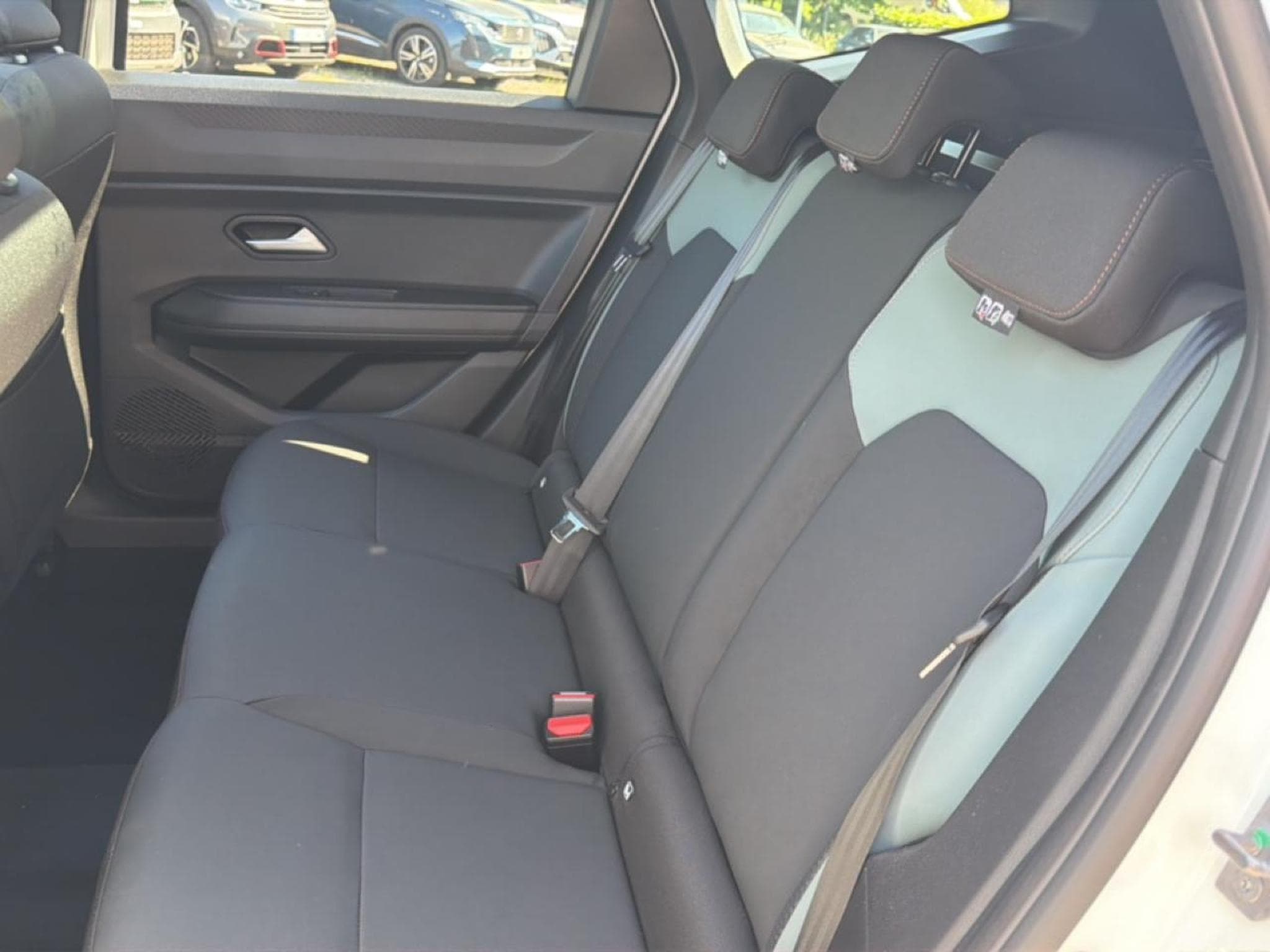 Dacia BIGSTER 1.2 MILD HYBRID 140 EXTREME (2026) - Photo 15