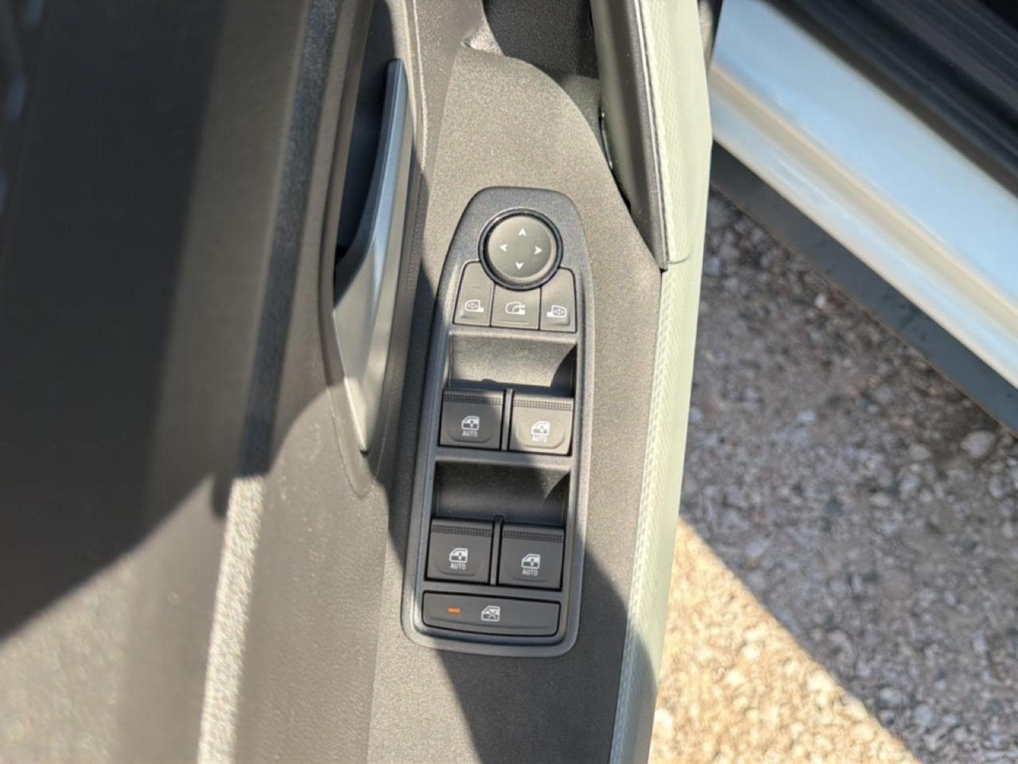 Dacia BIGSTER 1.2 MILD HYBRID 140 EXTREME (2026) - Photo 17