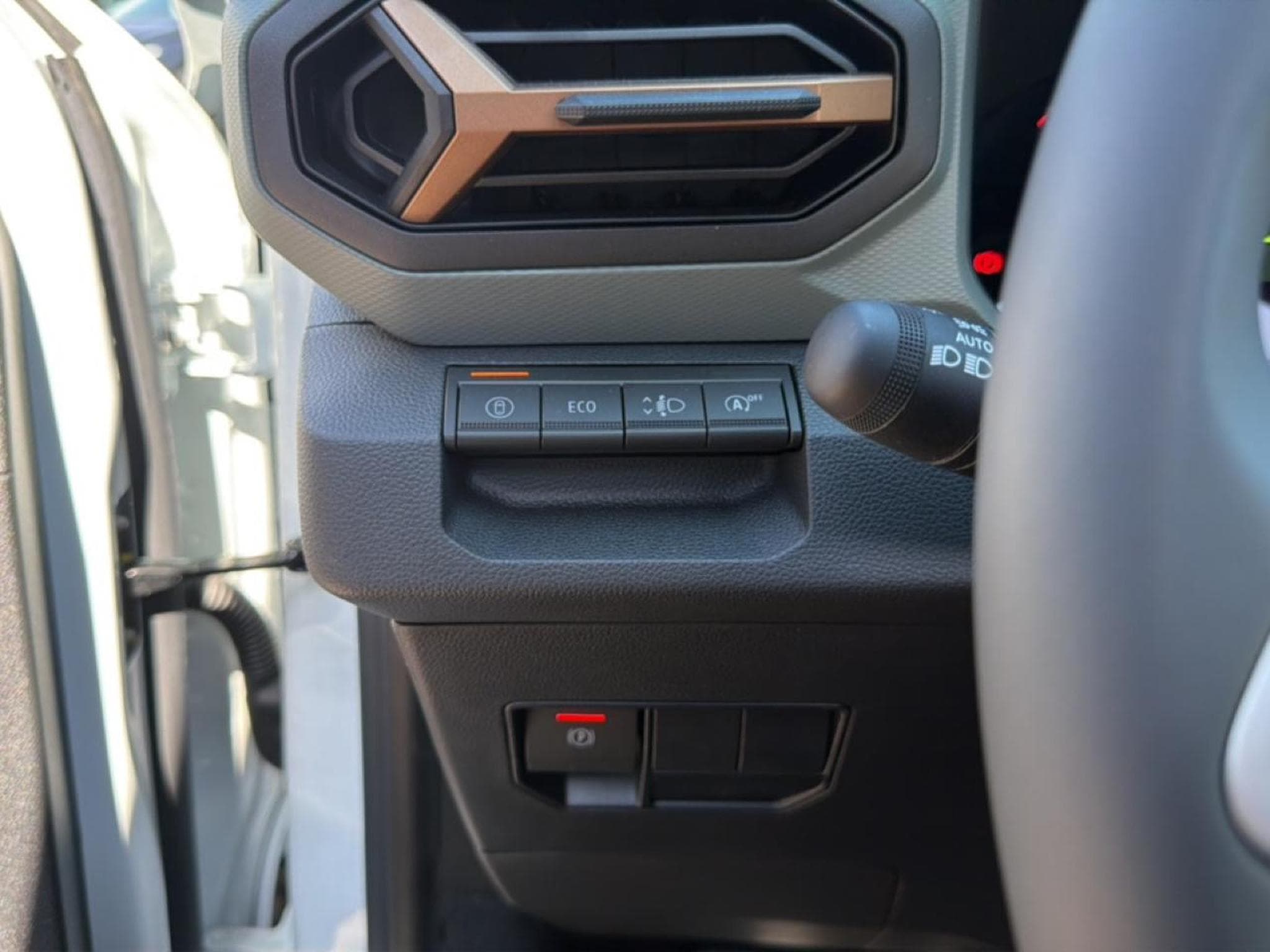 Dacia BIGSTER 1.2 MILD HYBRID 140 EXTREME (2026) - Photo 18