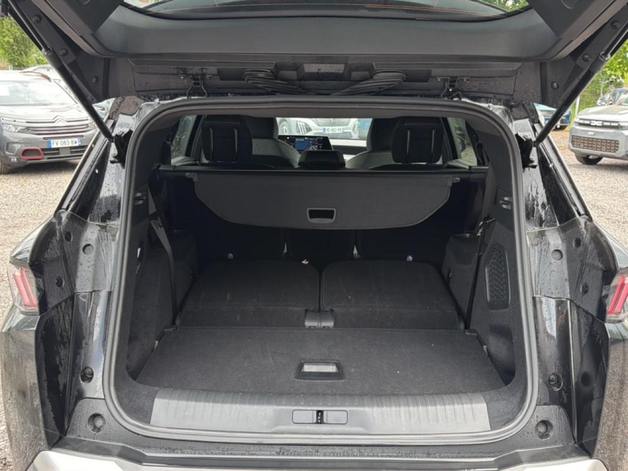 Peugeot 5008 HYBRID 145 ALLURE E-DCS6 (2025) - Foto 15