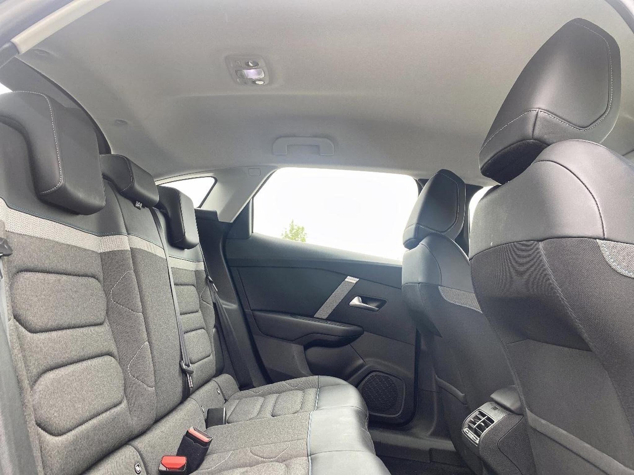 Citroen C4 BLUEHDI 130 FEEL PACK BUSINESS EAT8 (2021) - Photo 11