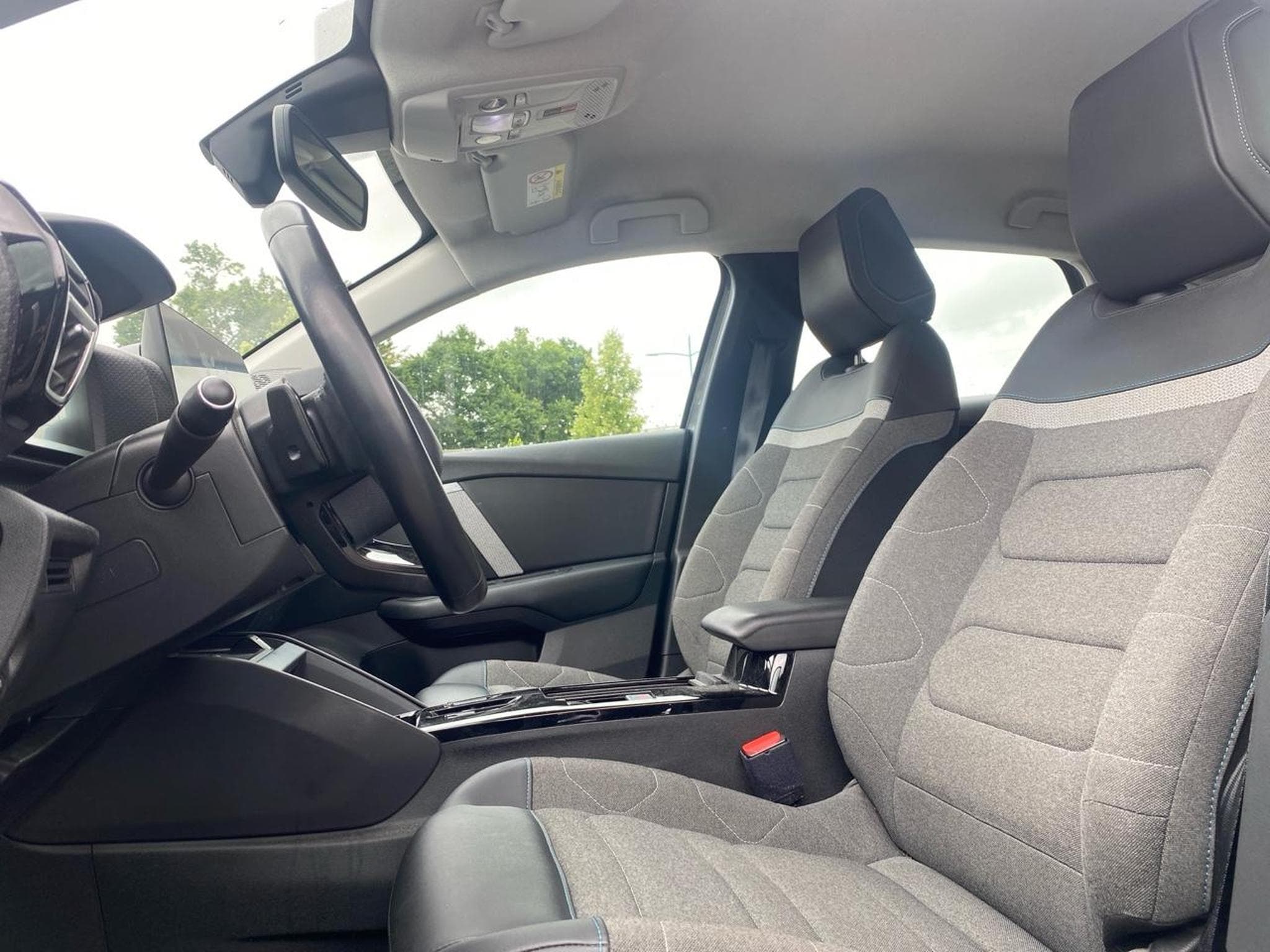 Citroen C4 BLUEHDI 130 FEEL PACK BUSINESS EAT8 (2021) - Photo 12