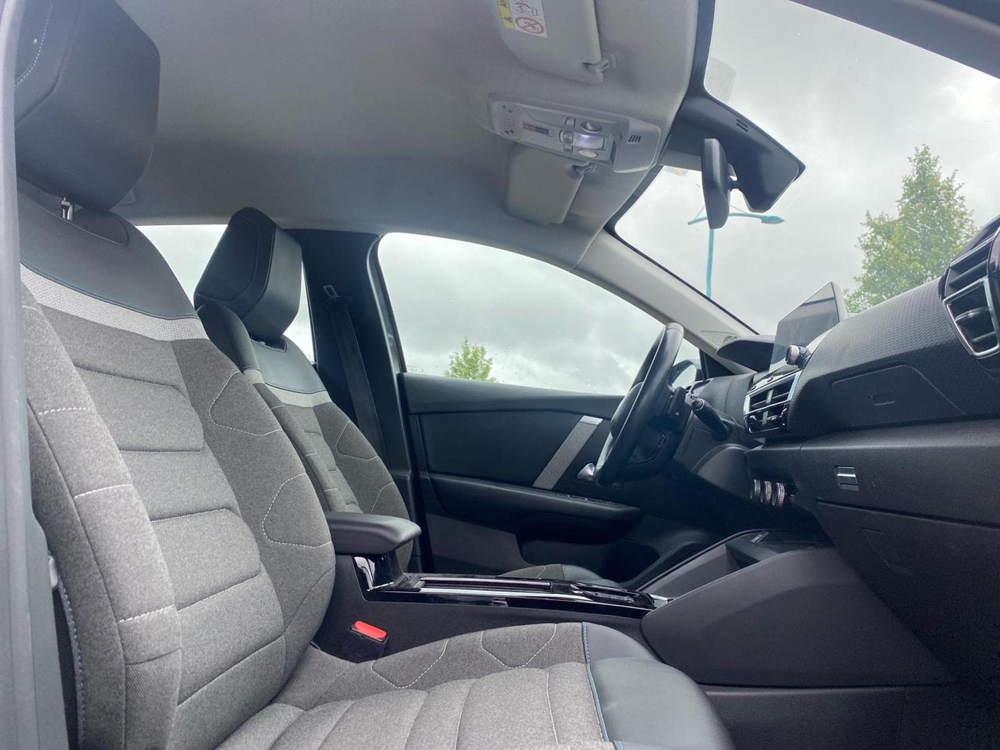 Citroen C4 BLUEHDI 130 FEEL PACK BUSINESS EAT8 (2021) - Photo 13