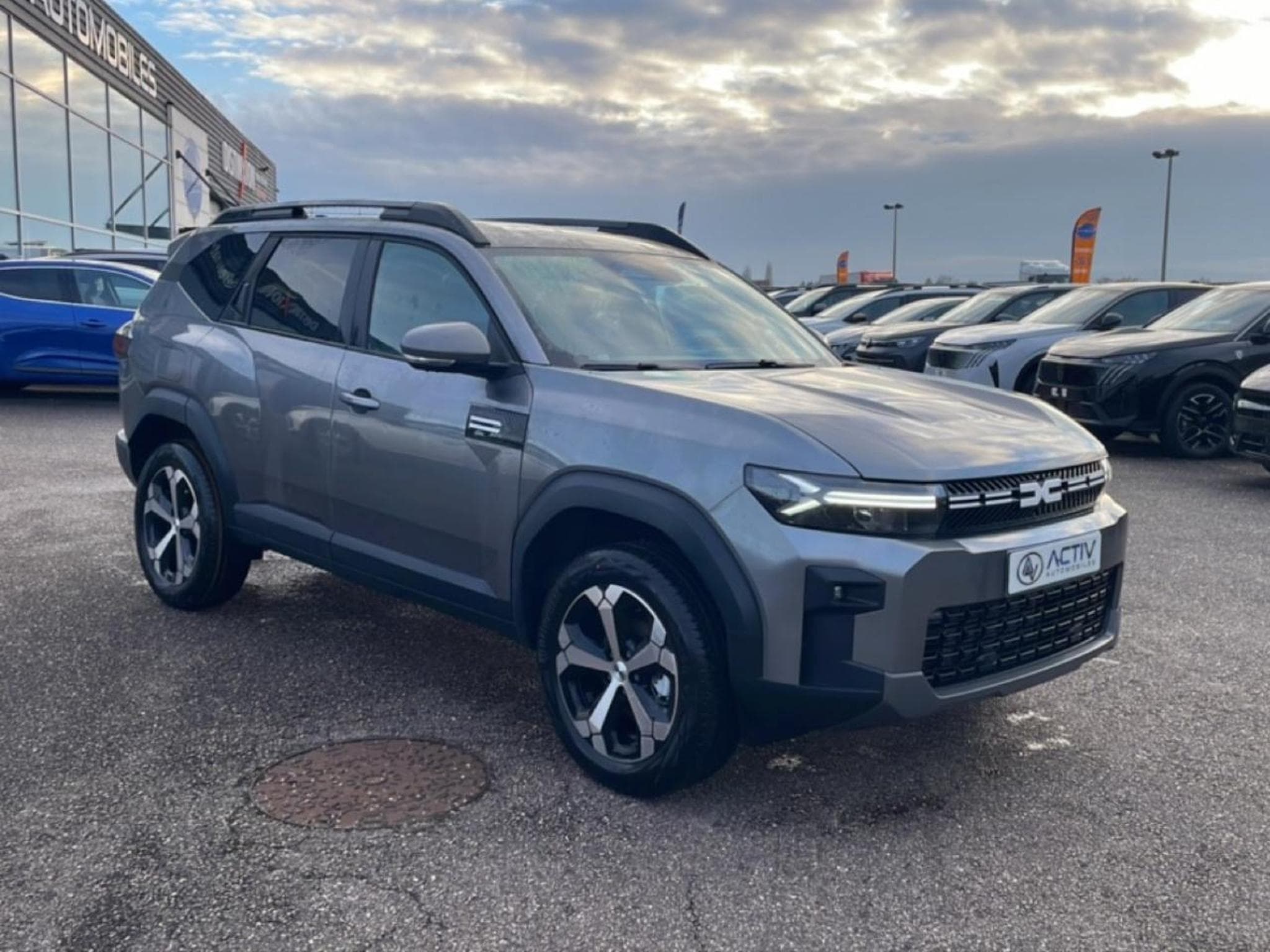 Dacia BIGSTER 1.8 HYBRID 155 JOURNEY (2025) - Foto 3