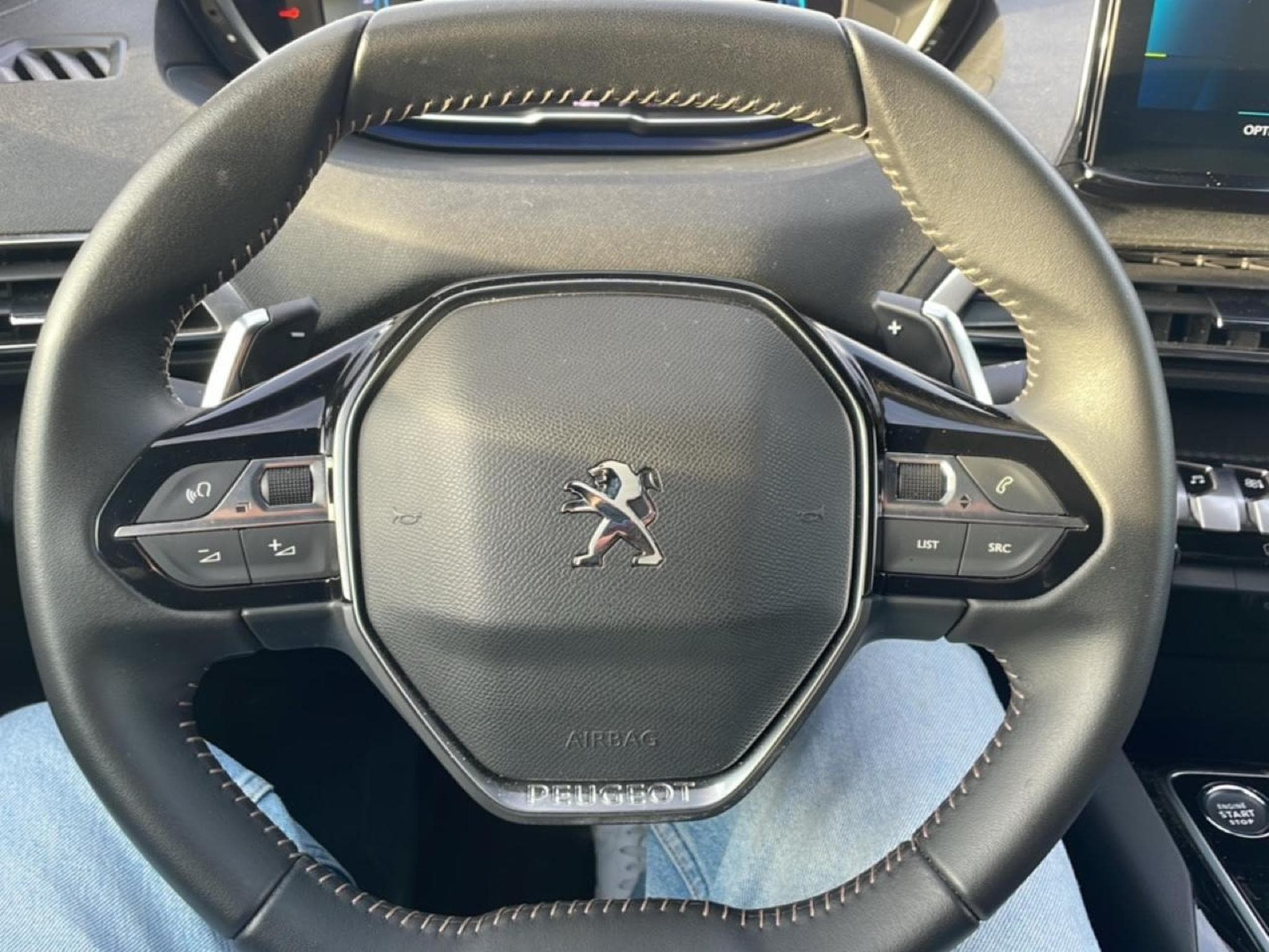 Peugeot 3008 PLUG-IN HYBRID 180 ALLURE PACK E-EAT8 (2024) - Photo 16