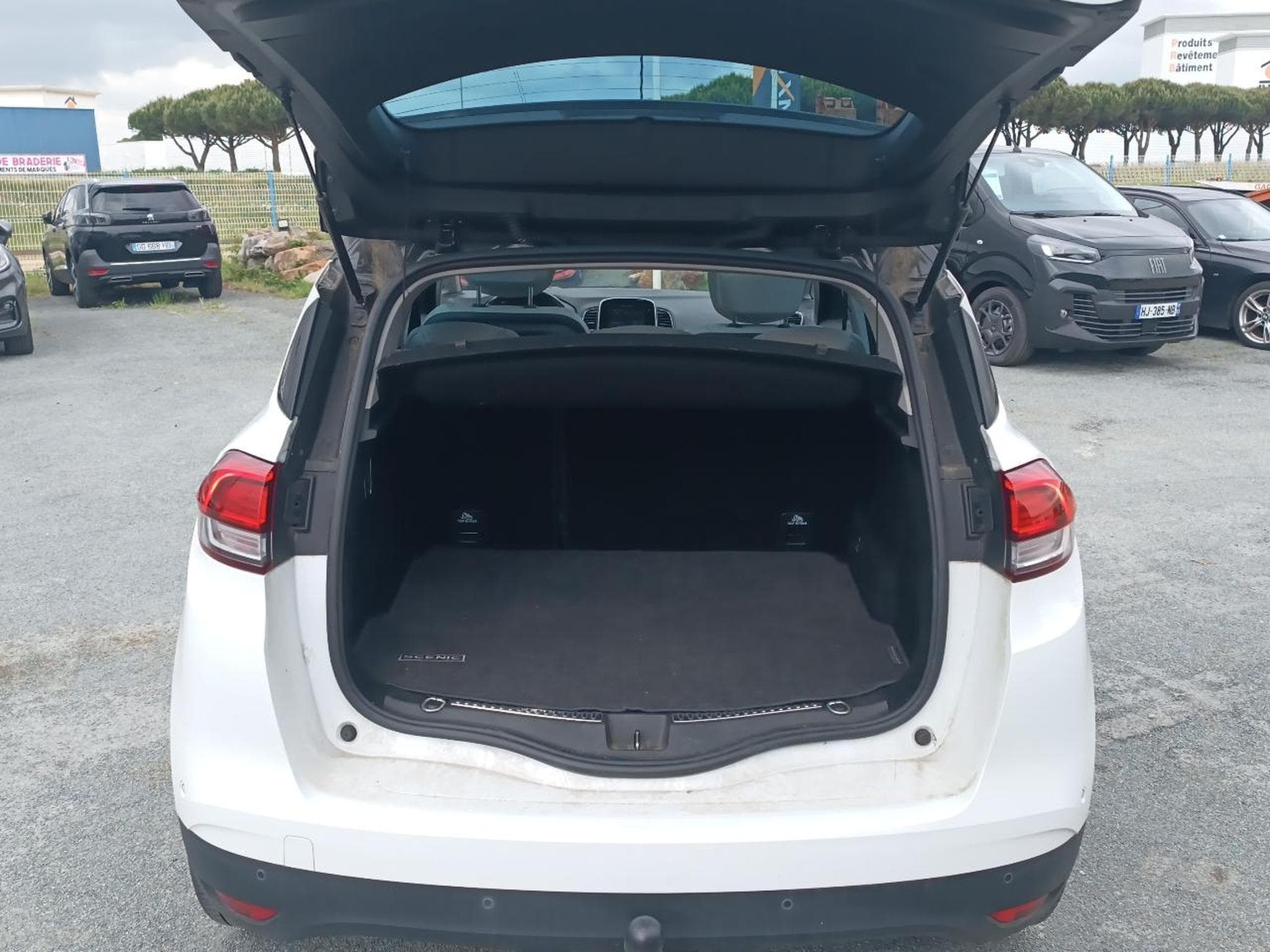 Renault SCENIC IV 1.6 DCI 160 INITIALE PARIS EDC (2017) - Photo 10