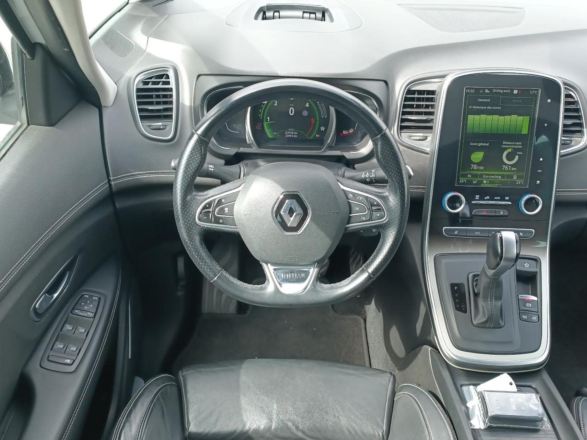 Renault SCENIC IV 1.6 DCI 160 INITIALE PARIS EDC (2017) - Photo 12