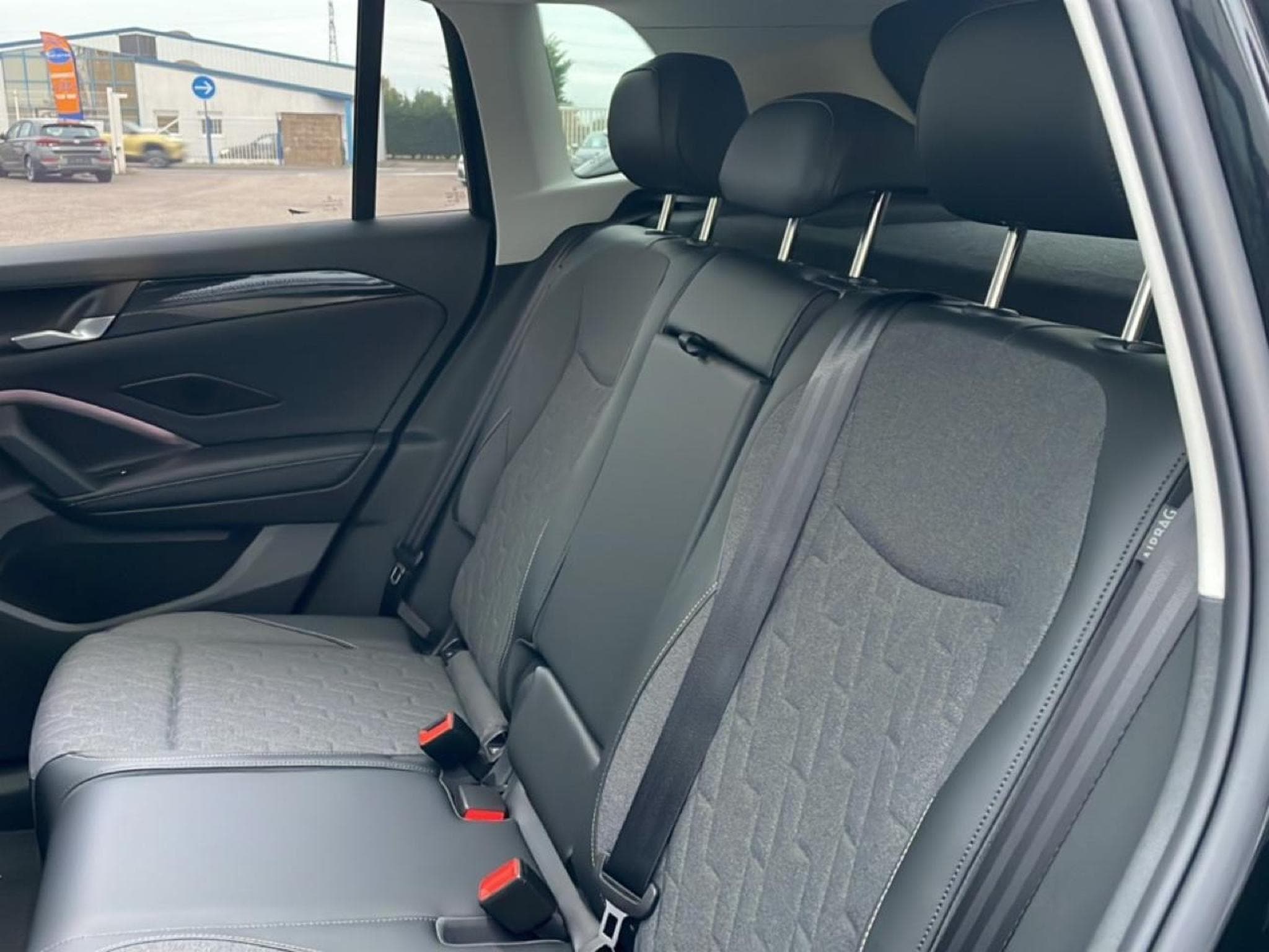 VW TIGUAN 1.5 ETSI 150 LIFE DSG7 (2025) - Foto 14