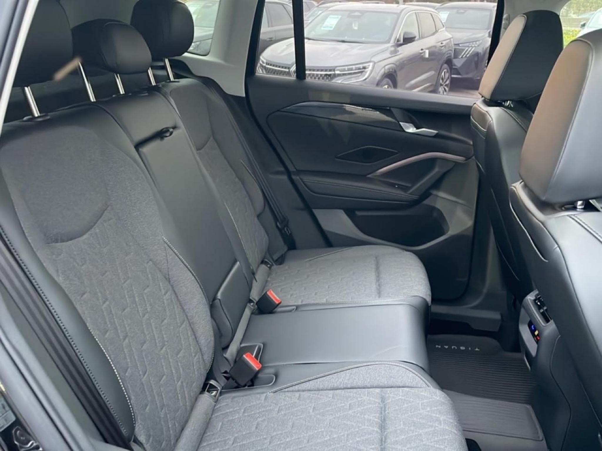 VW TIGUAN 1.5 ETSI 150 LIFE DSG7 (2025) - Foto 16