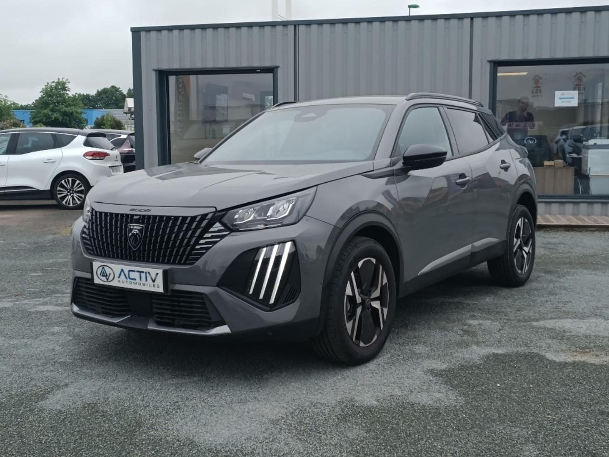 Peugeot 2008 1.2 100 ALLURE (2025) - Photo 1