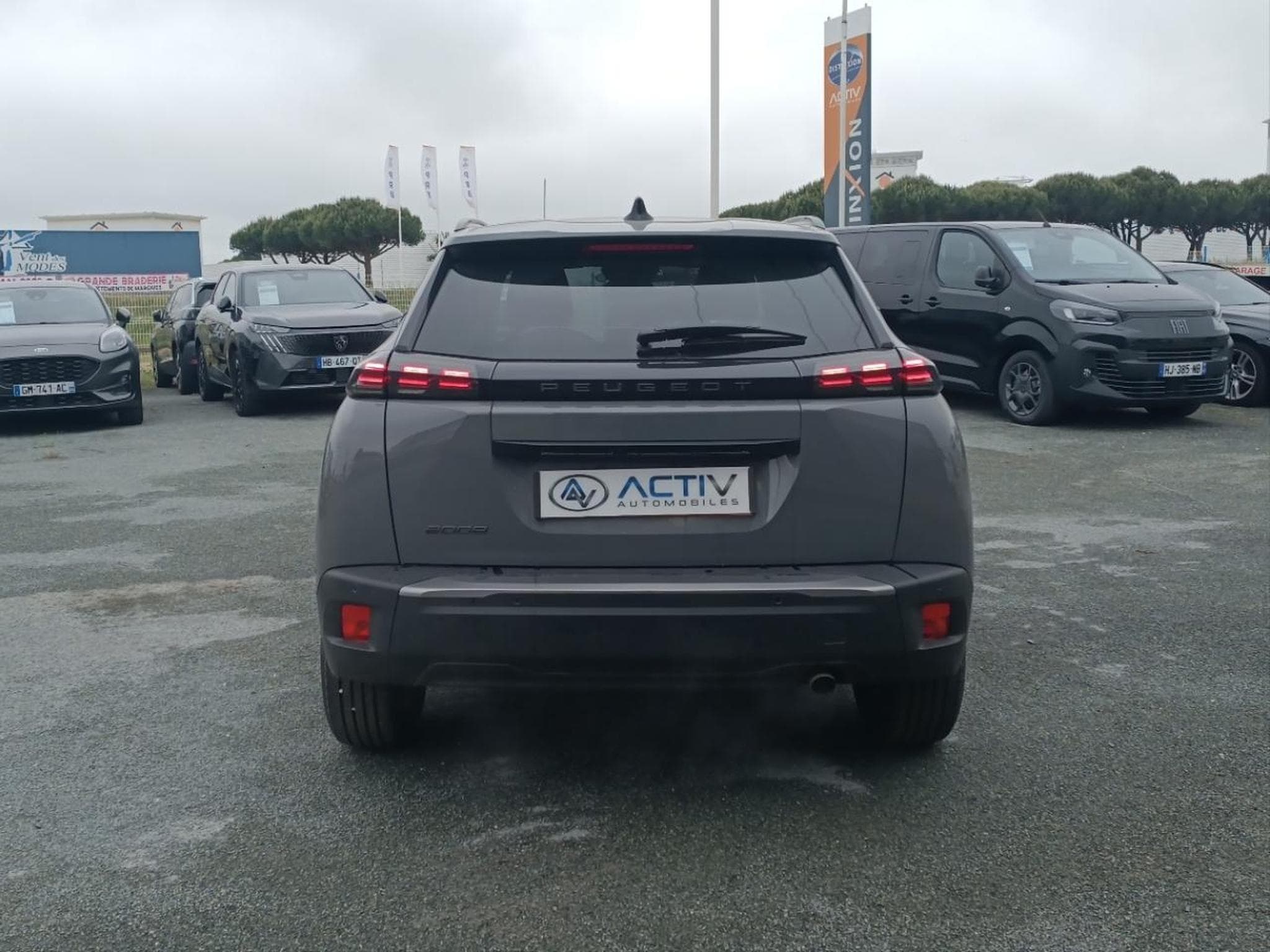 Peugeot 2008 1.2 100 ALLURE (2025) - Photo 6