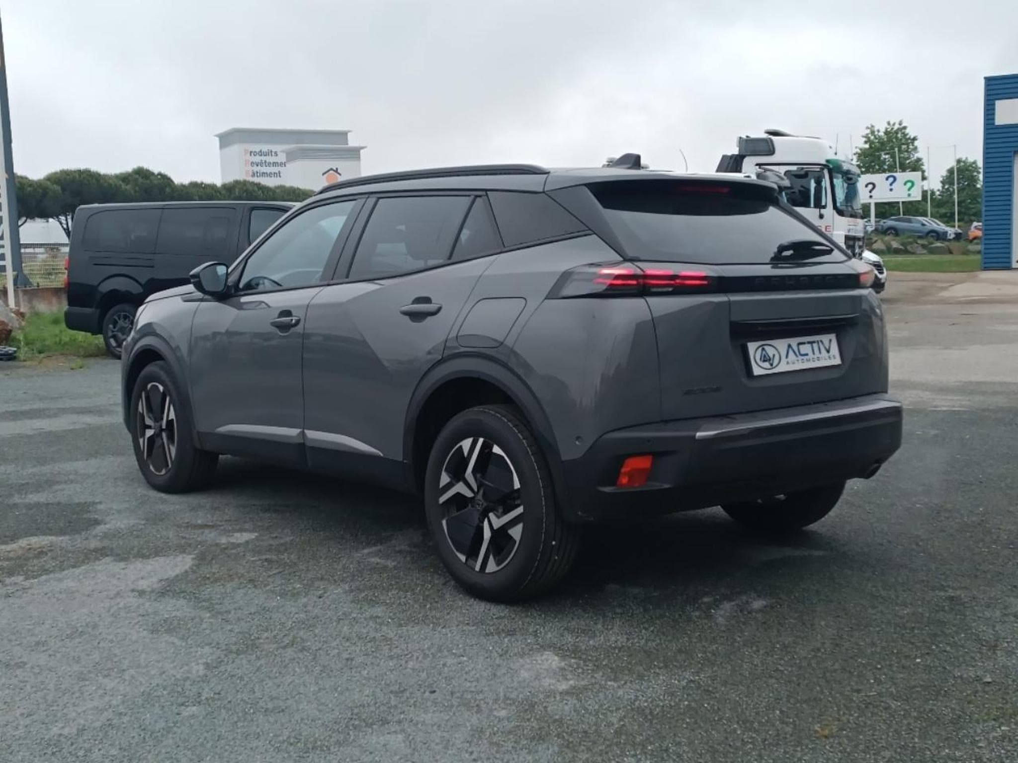 Peugeot 2008 1.2 100 ALLURE (2025) - Photo 7