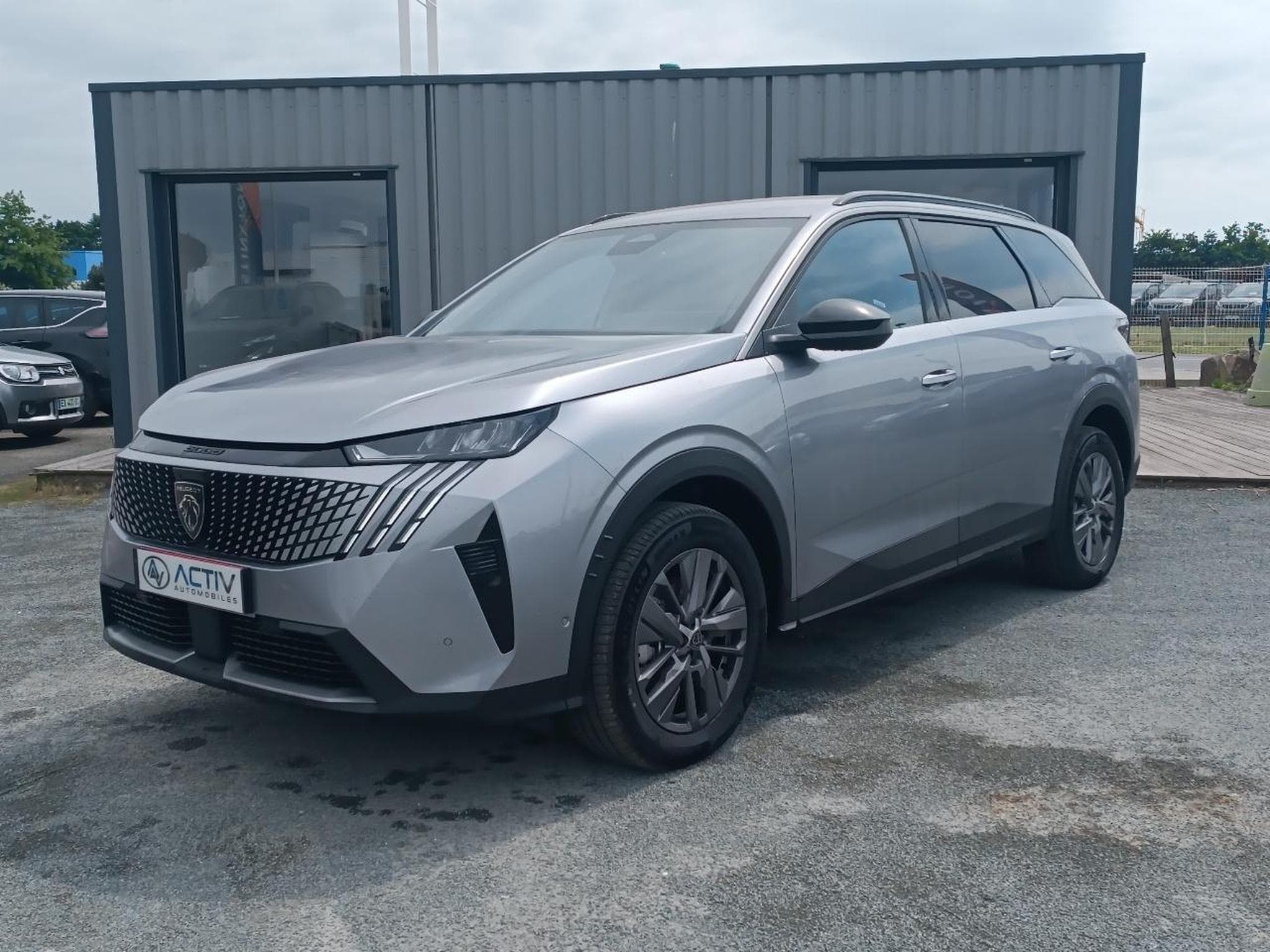 Peugeot 5008 HYBRID 145 ALLURE E-DCS6 (2025) - Photo 1