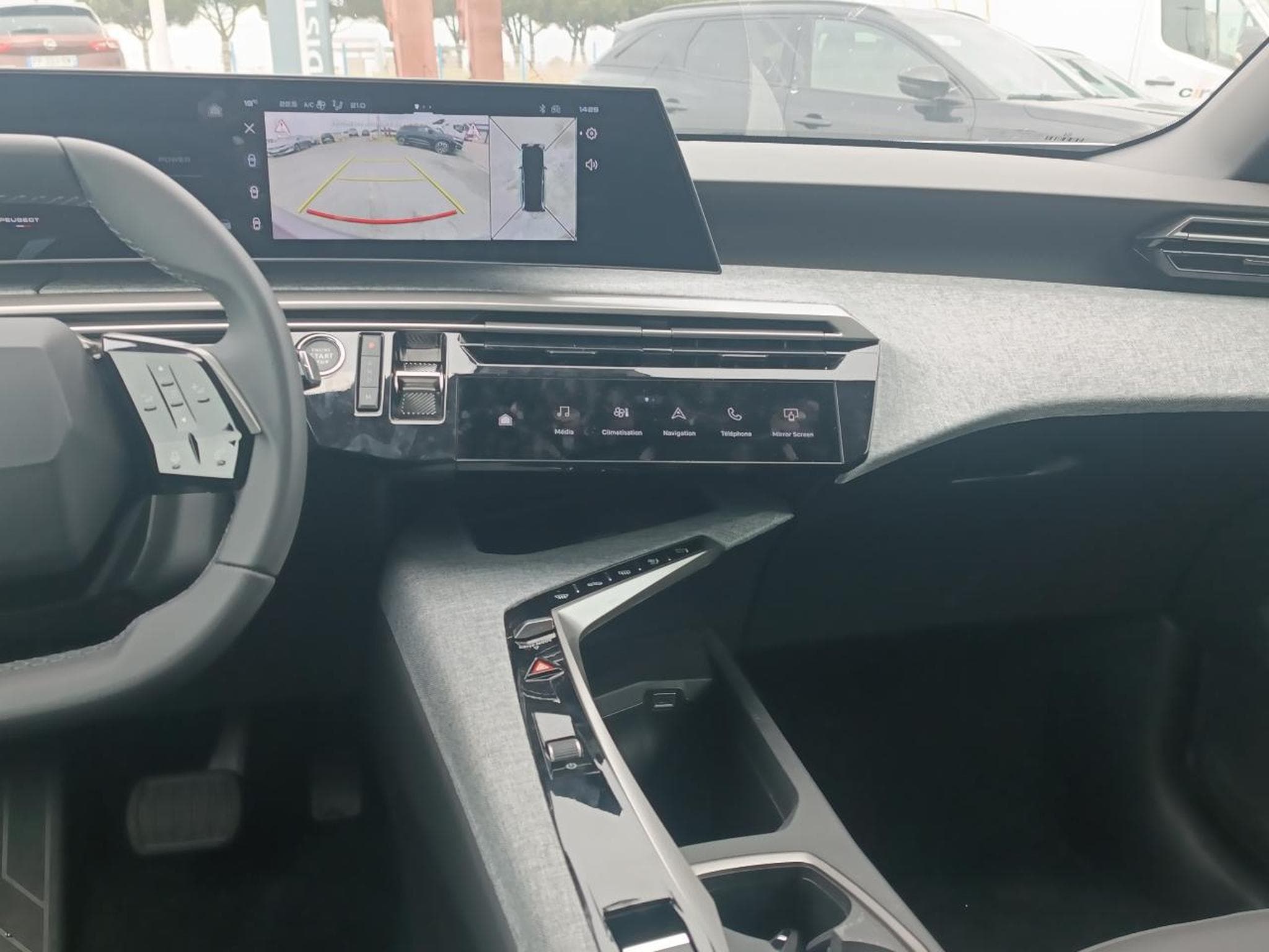 Peugeot 5008 HYBRID 145 ALLURE E-DCS6 (2025) - Photo 11