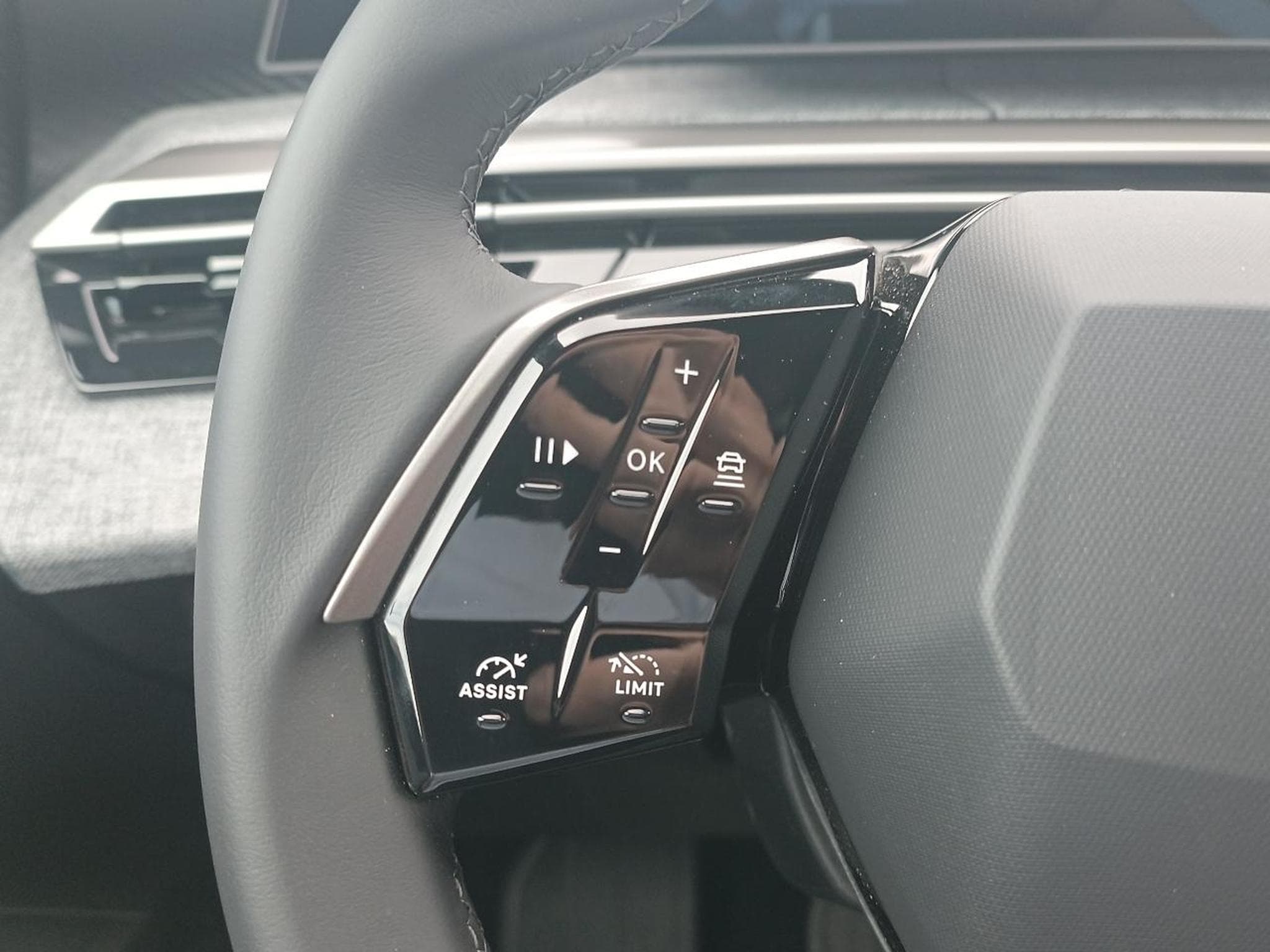 Peugeot 5008 HYBRID 145 ALLURE E-DCS6 (2025) - Photo 13