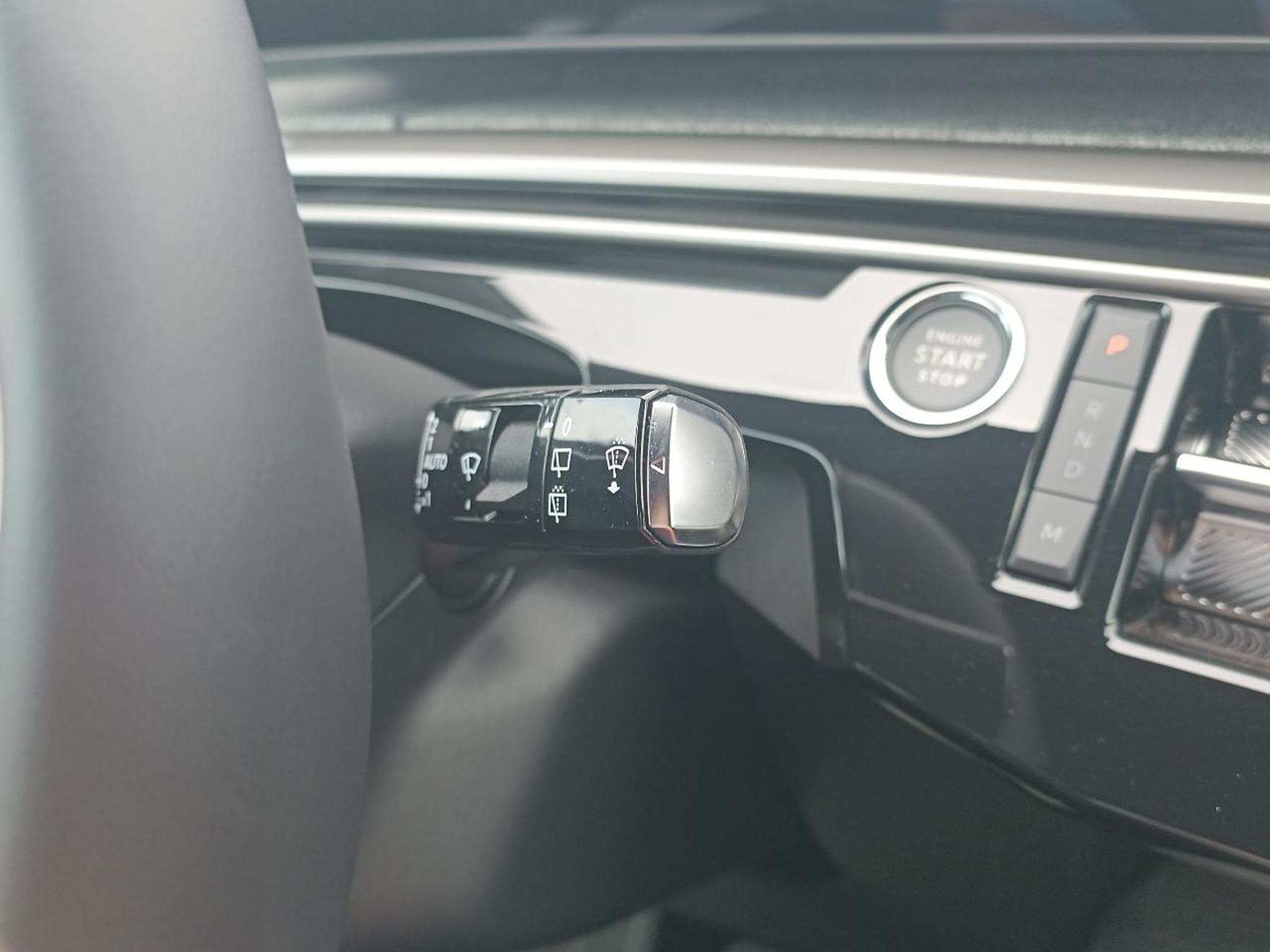 Peugeot 5008 HYBRID 145 ALLURE E-DCS6 (2025) - Photo 17