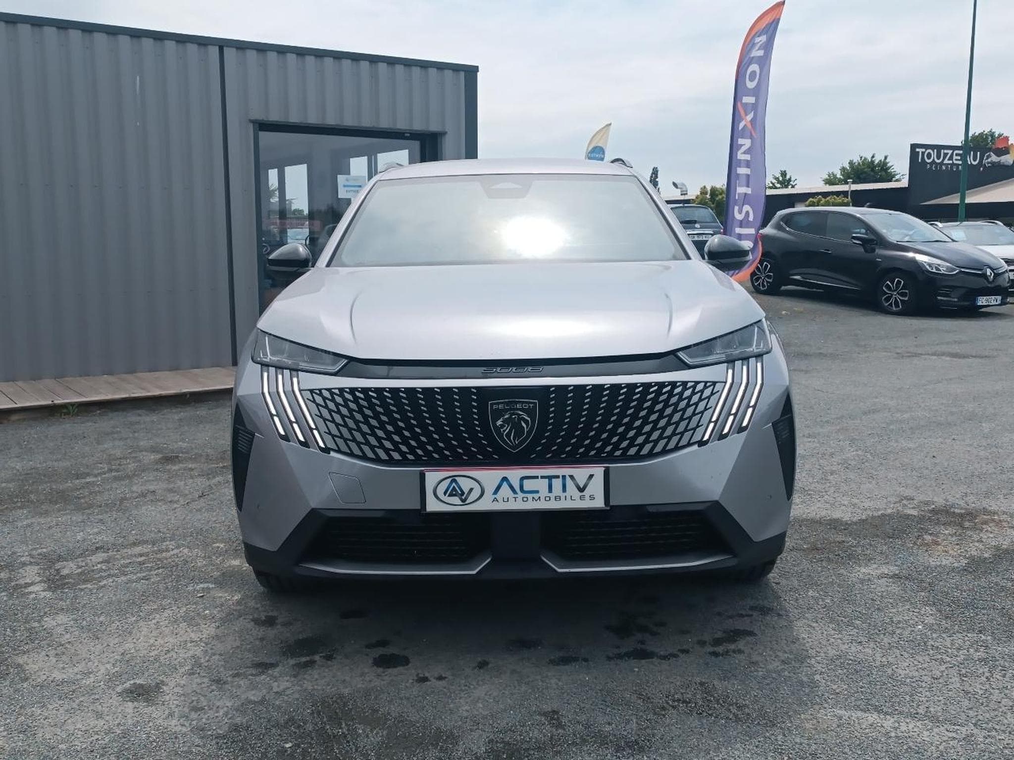 Peugeot 5008 HYBRID 145 ALLURE E-DCS6 (2025) - Photo 2