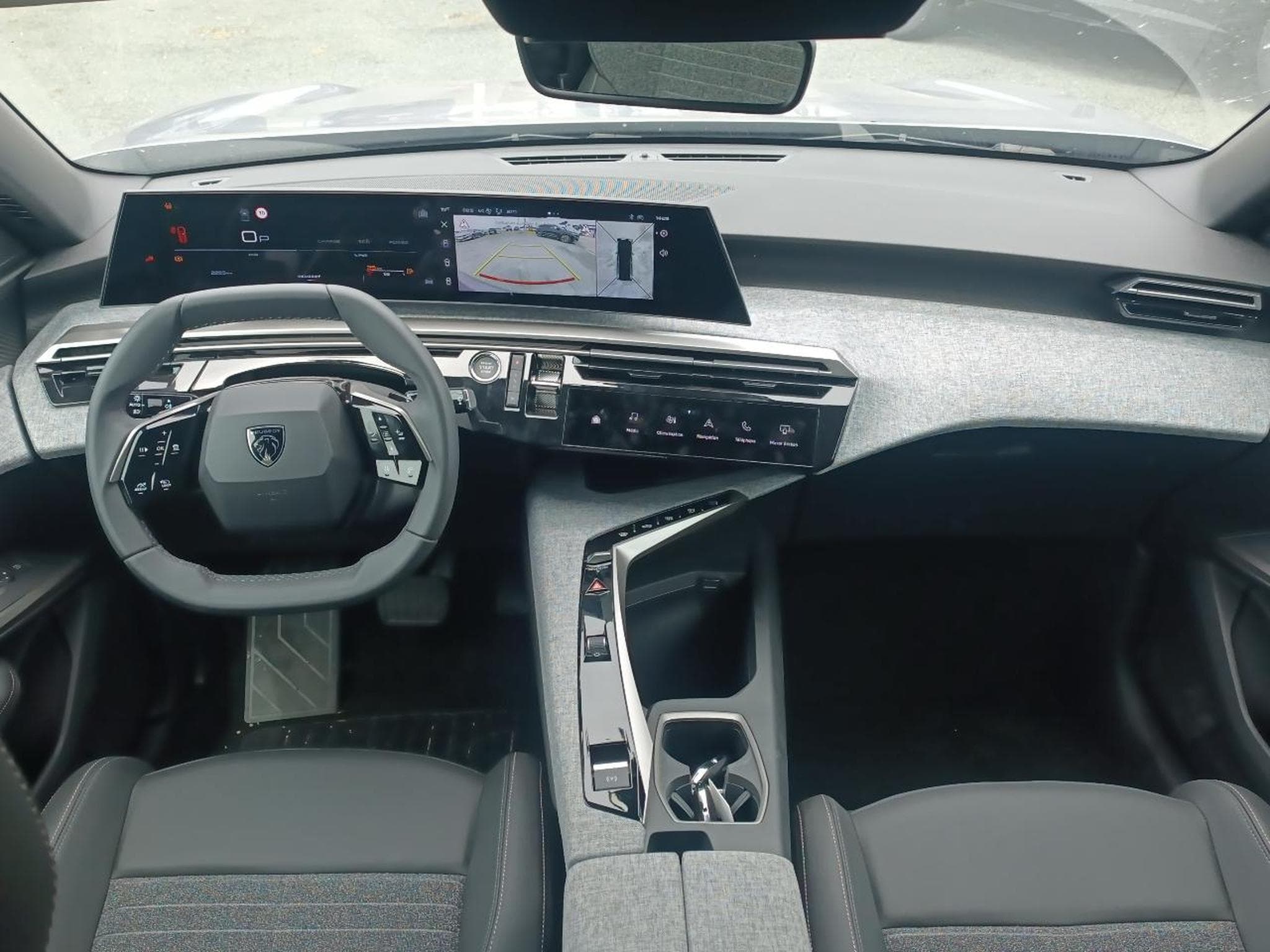 Peugeot 5008 HYBRID 145 ALLURE E-DCS6 (2025) - Photo 9