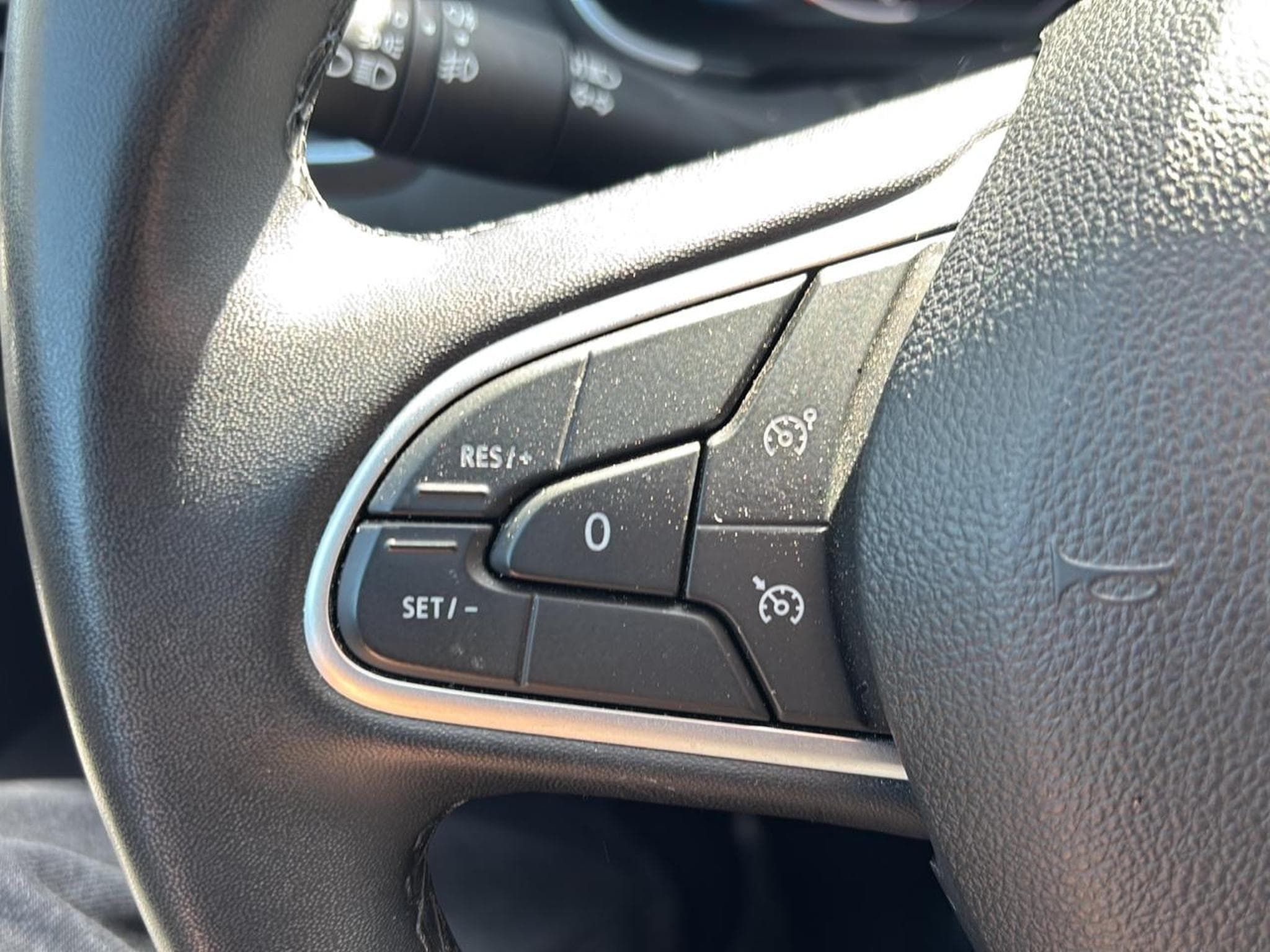 Renault MEGANE IV 1.5 BLUE DCI 115 TECHNO EDC (2023) - Photo 18