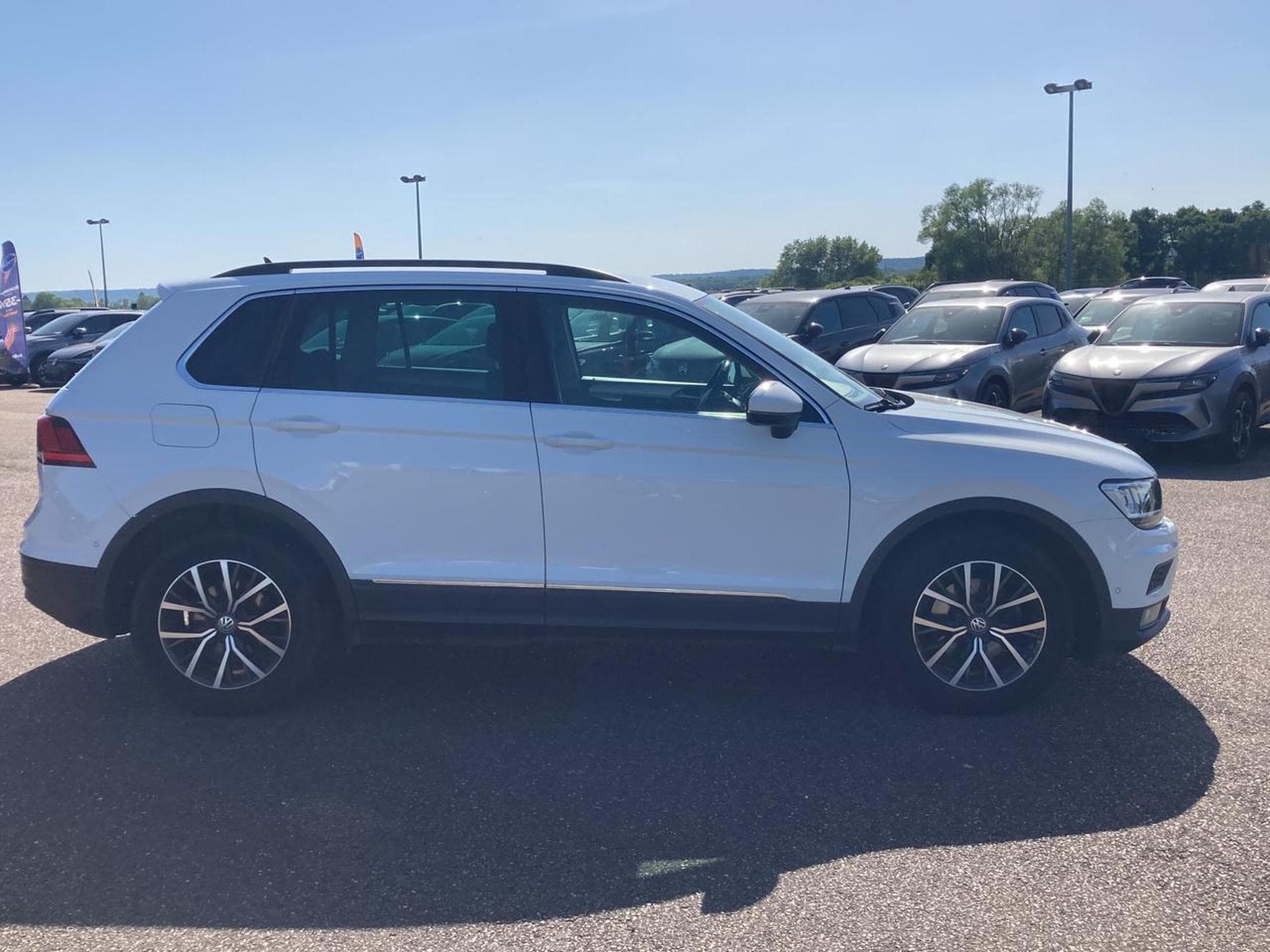 VW TIGUAN 2.0 TDI 150 CONFORTLINE DSG7 (2018) - Photo 4