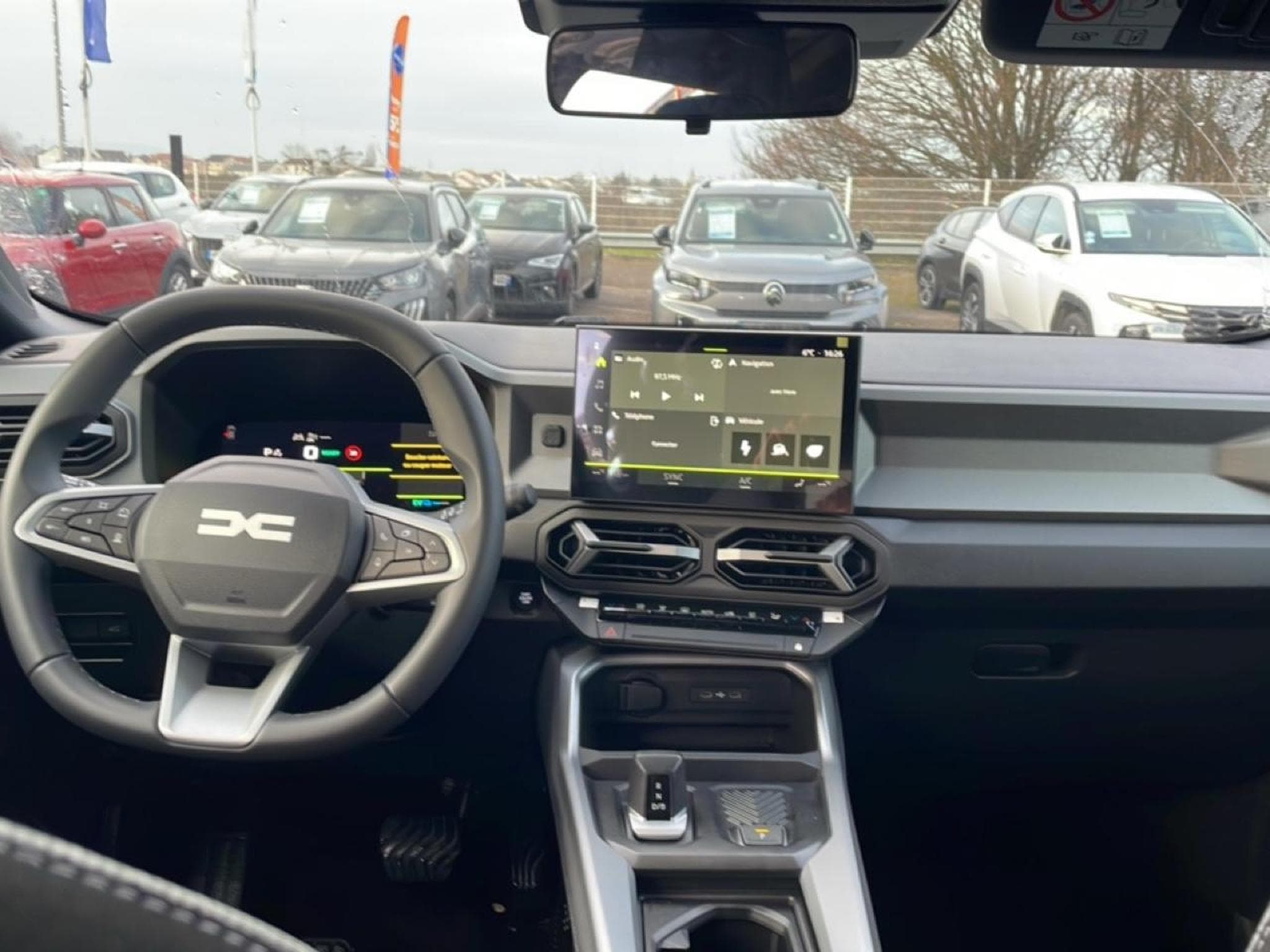 Dacia BIGSTER 1.8 HYBRID 155 JOURNEY (2025) - Foto 10