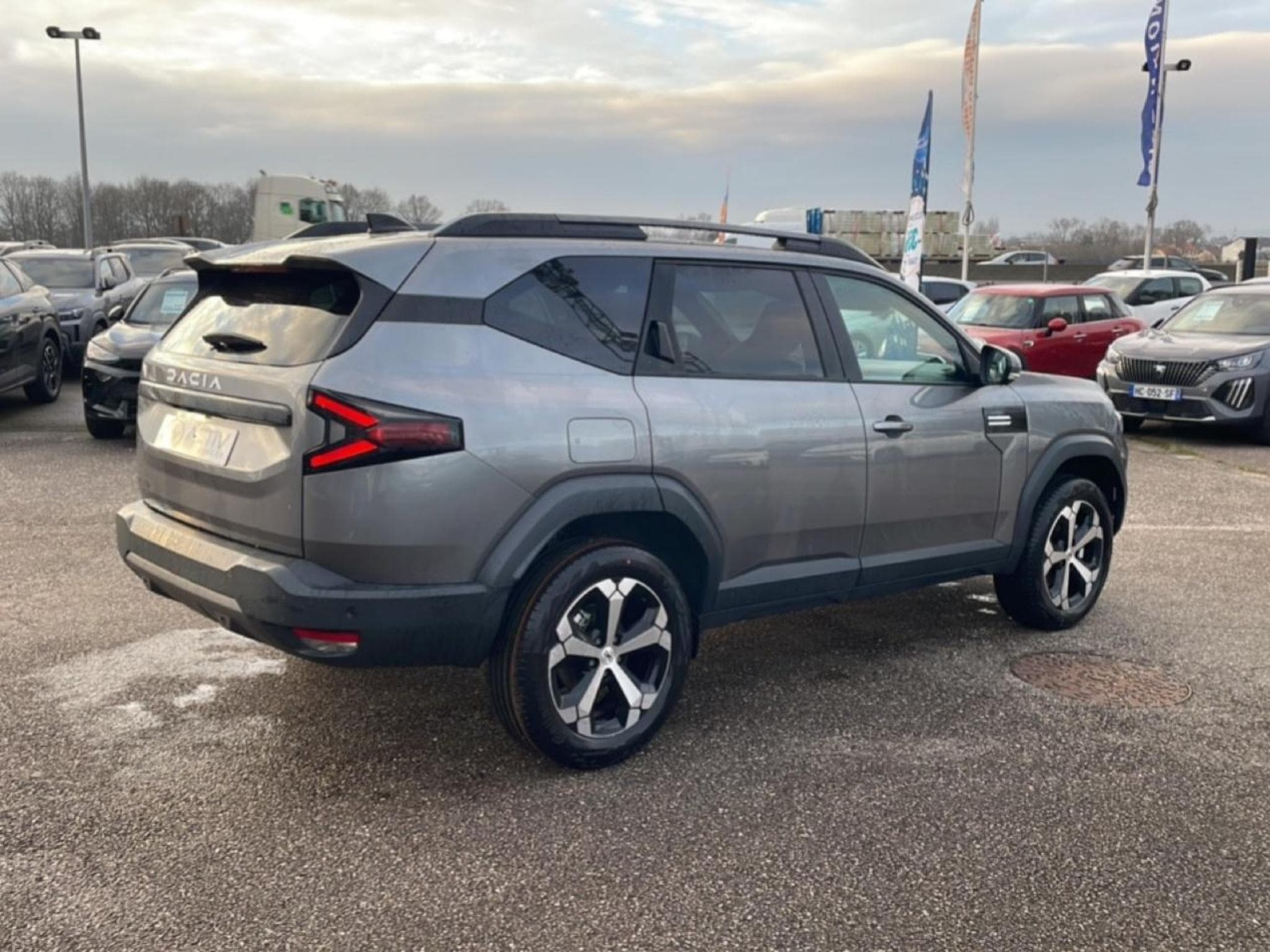 Dacia BIGSTER 1.8 HYBRID 155 JOURNEY (2025) - Foto 5
