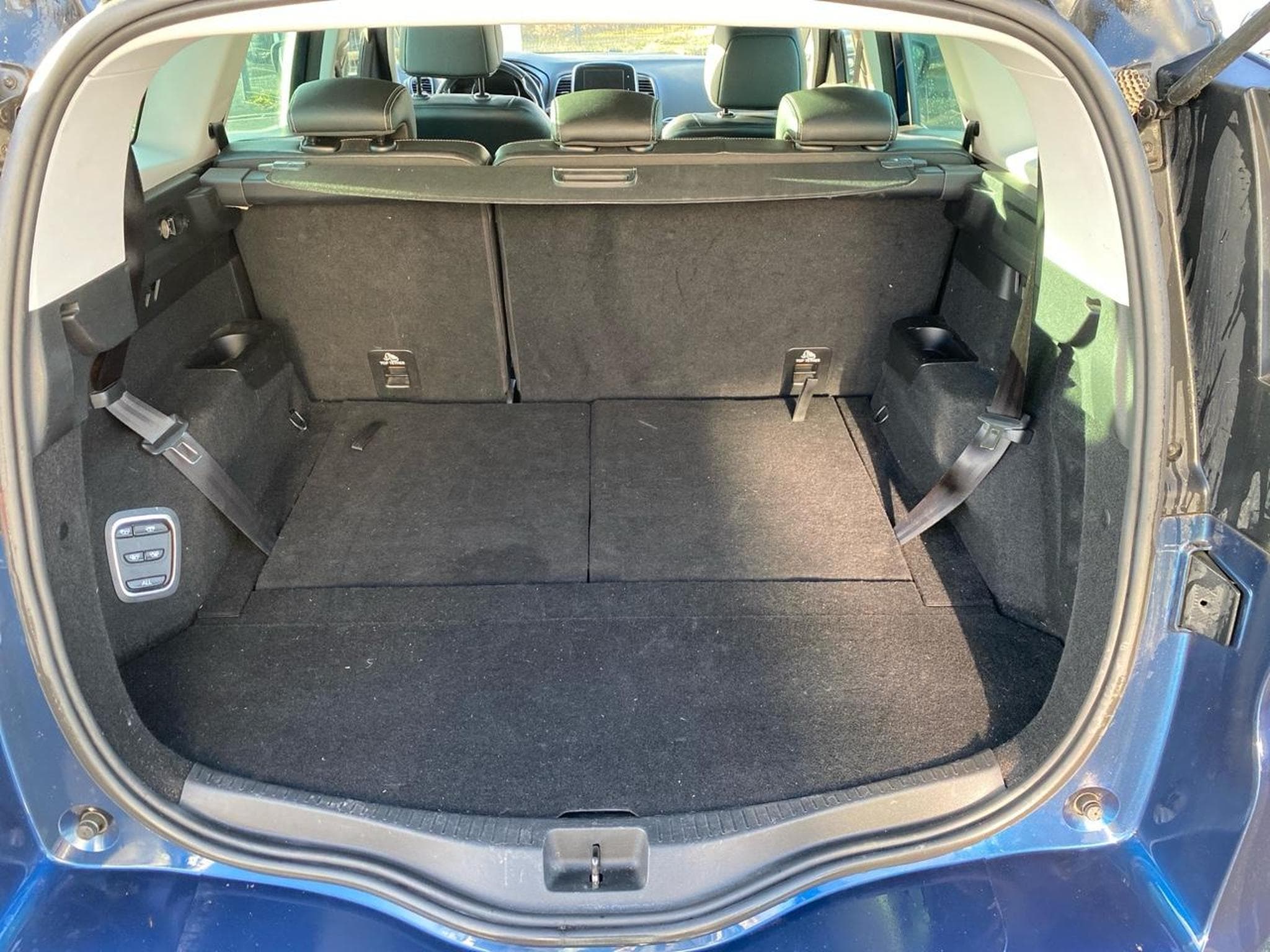 Renault GRAND SCENIC IV 1.7 BLUE DCI 120 INTENS 7PL (2019) - Photo 18