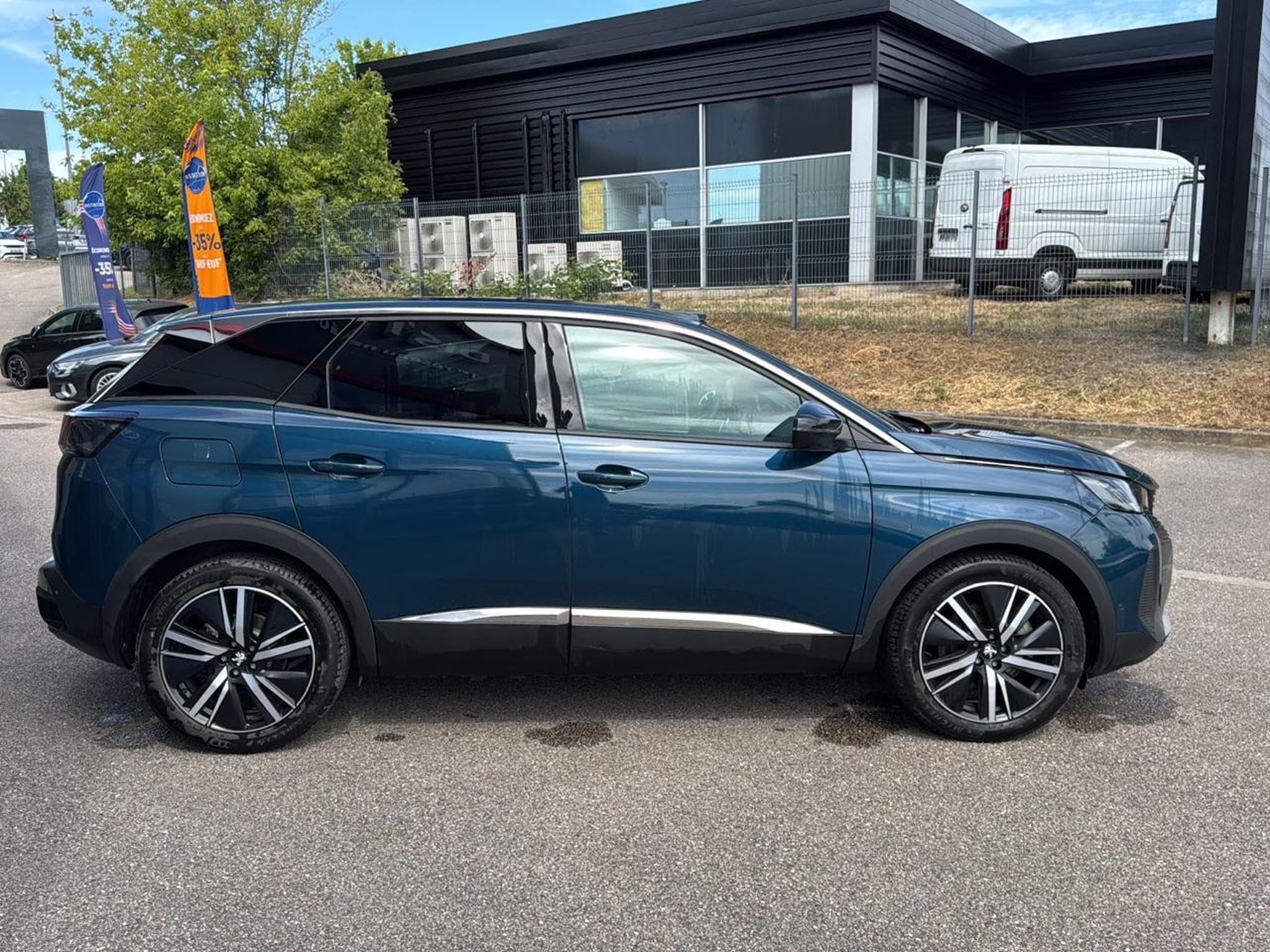 Peugeot 3008 PLUG-IN HYBRID 180 ALLURE PACK E-EAT8 (2024) - Photo 4
